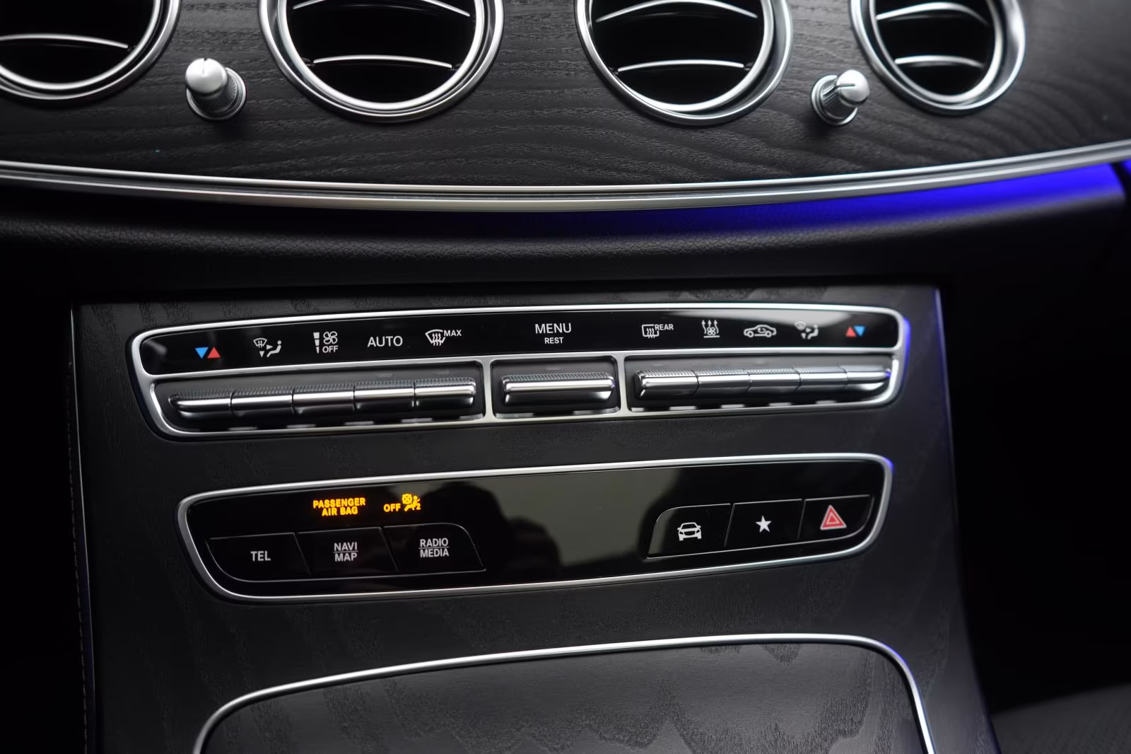 (B-664) Mercedes-Benz(Hybrid) E 300 E T 9G-Tronic Leder/Temp/Kamera/Pano/A - Image 21