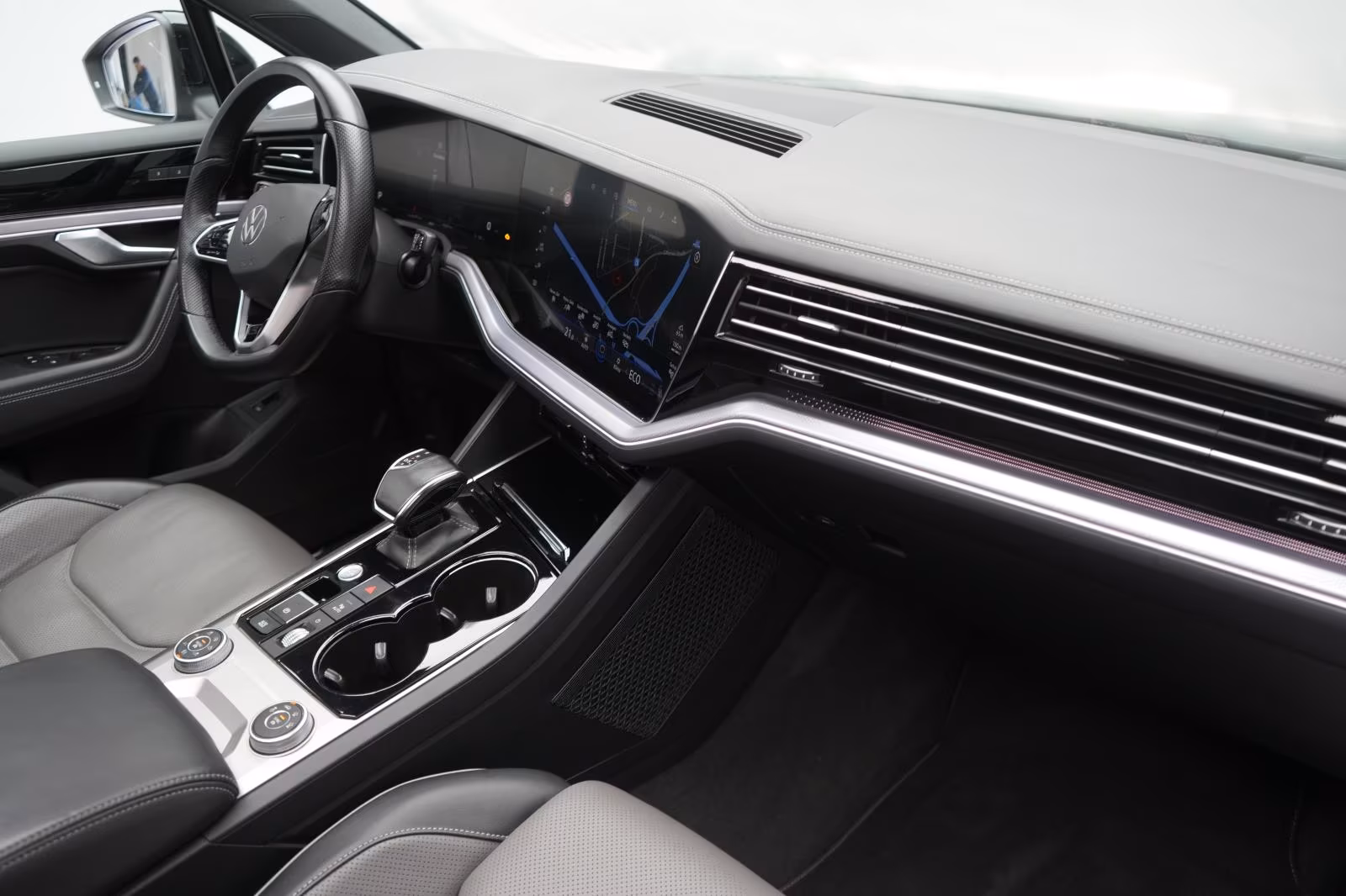 (B-440) Volkswagen Touareg 3.0 V6 TDI 4Motion R line Leder/ACC/Kamera - Image 10