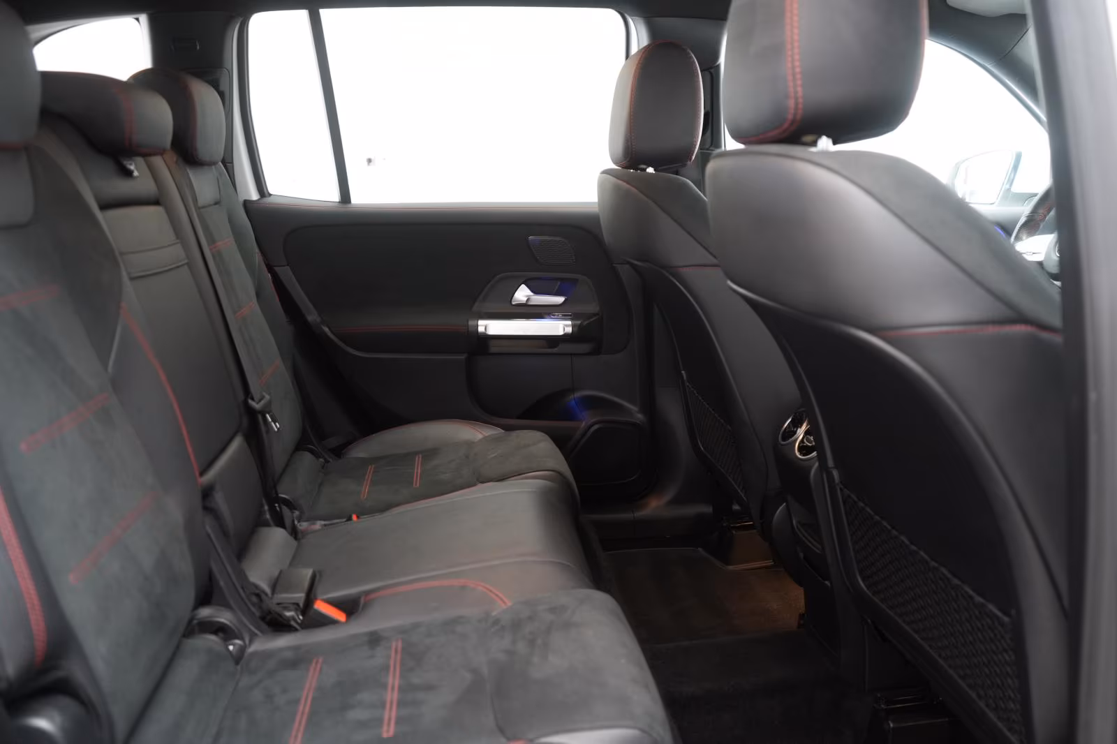 (B-228) Mercedes-Benz GLB 220 d 4Matic 8G-DCT AMG Kamera/AHK/Lane - Image 11