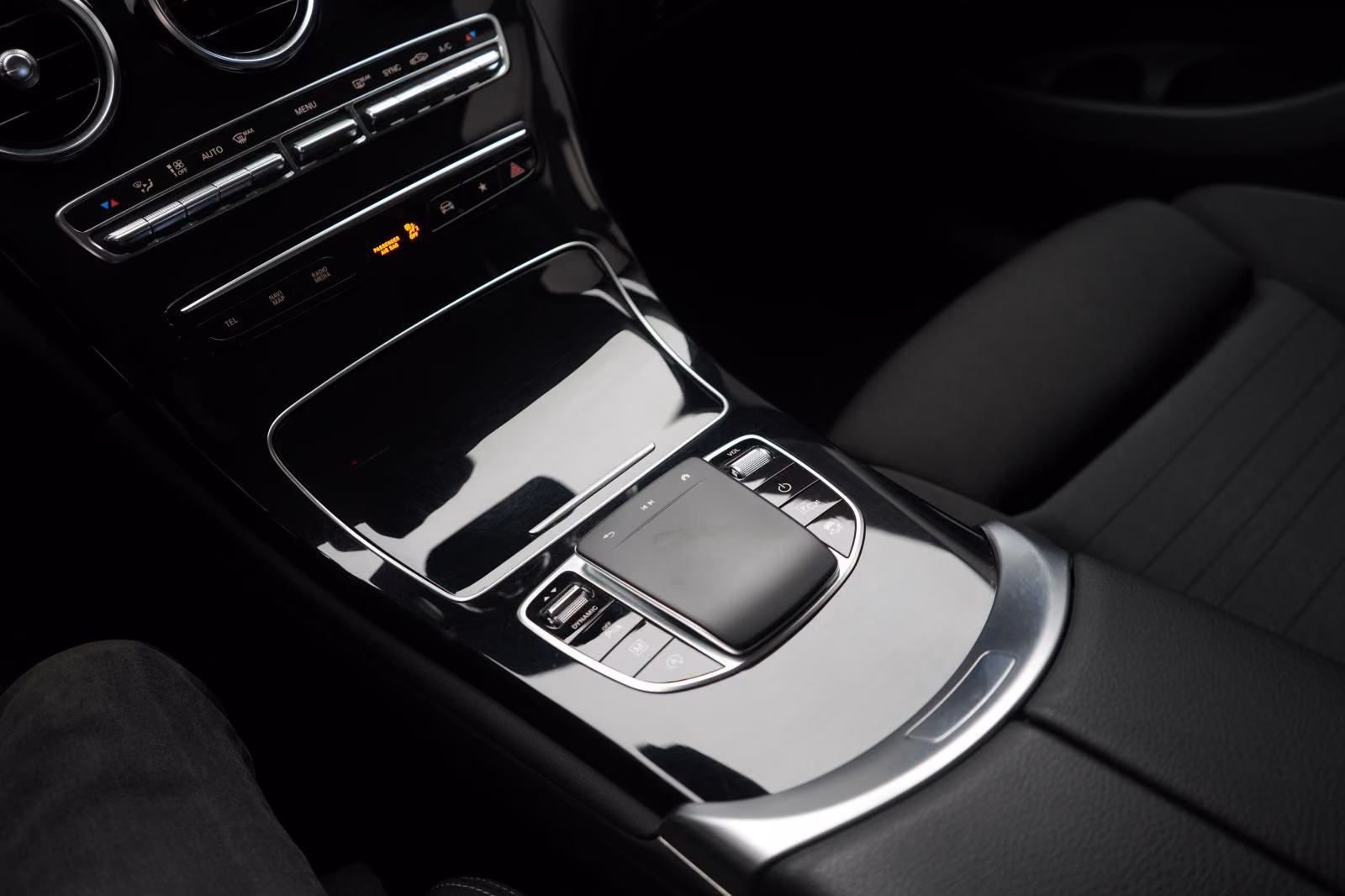 (B-582) Mercedes-Benz GLC 220 d 4Matic 9G-TRONIC Temp/Kamera/HU - Image 17