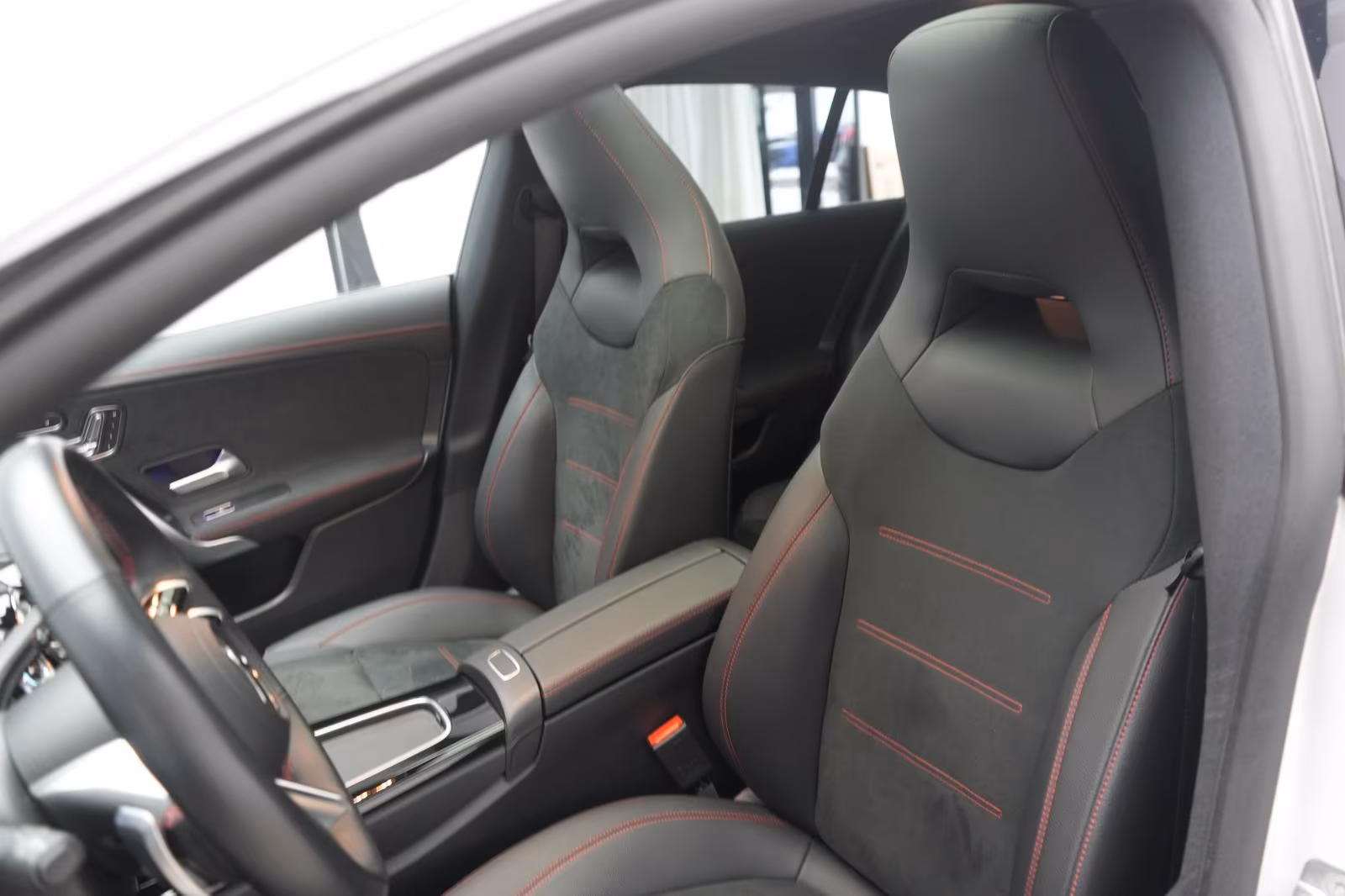 (B-202) Mercedes-Benz CLA 220 Shooting Brake d 8G-DCT AMG Line Adv - Image 7