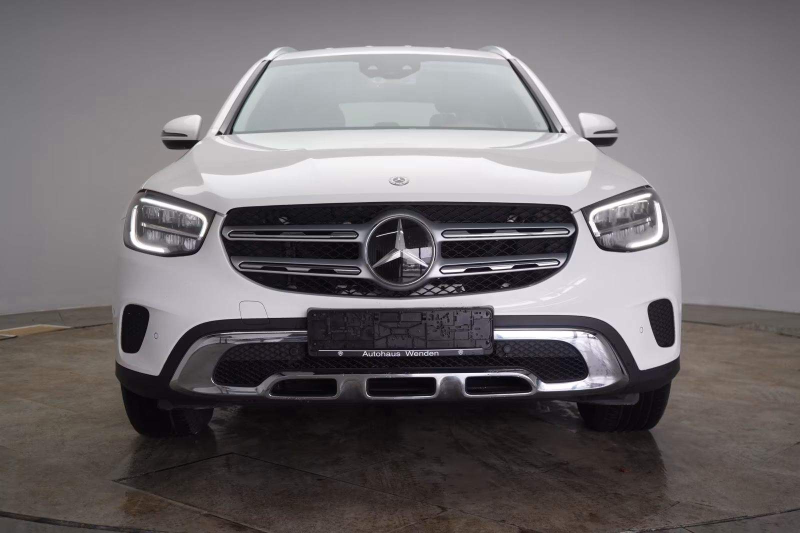 (B-721) Mercedes-Benz GLC 220 d 4Matic 9G-Tronic Autopilot/Distronic/L - Image 2