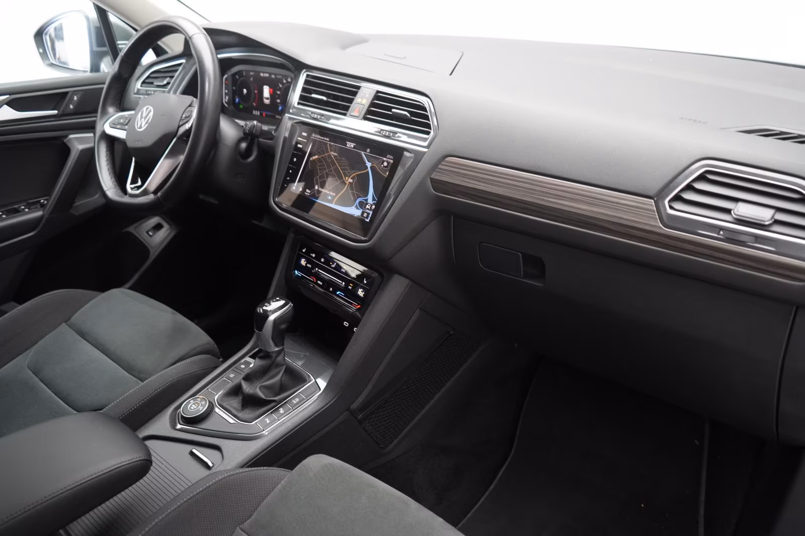 (B-623) Volkswagen Tiguan Allspace 2.0 TDI 4Motion DSG Elegance AHK - Image 10