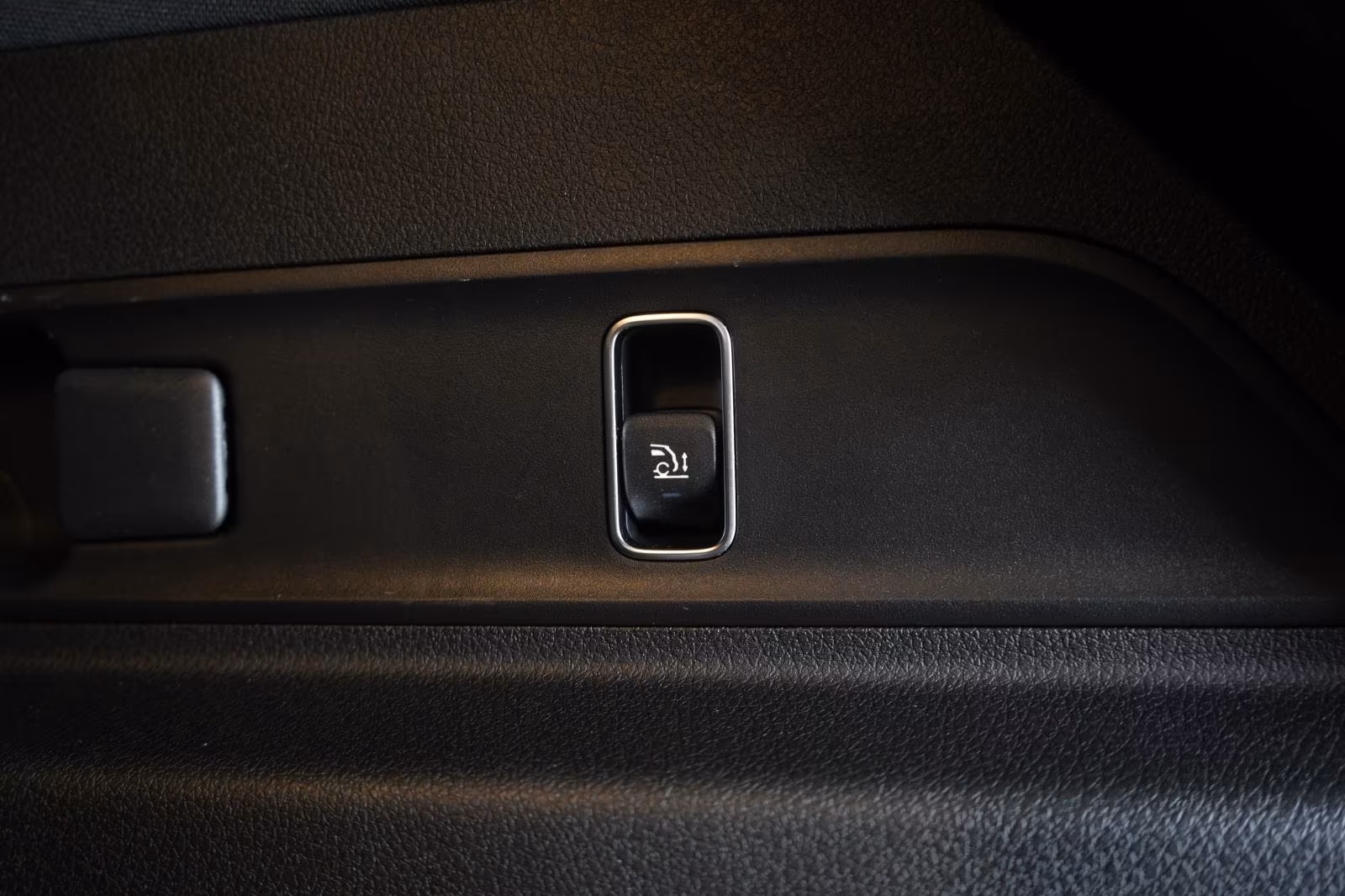 (B-392) Mercedes-Benz(Hybrid) GLE 350 de 4Matic 9G-Tronic AMG Distronic/Softcl  - Image 26