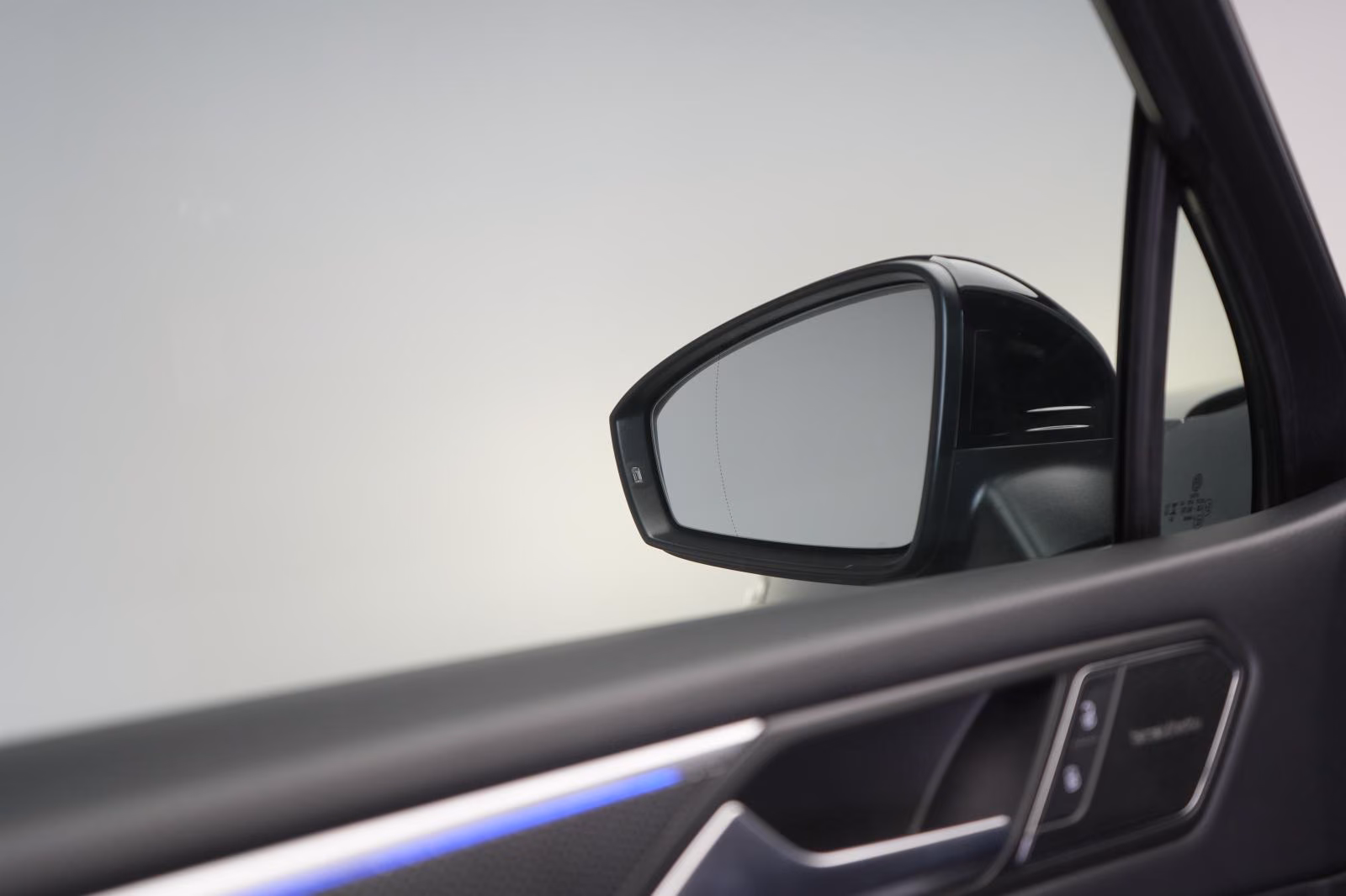(B-516) Volkswagen(7chỗ) Tiguan Allspace 2.0 TSI 4Motion DSG R-Line Leder - Image 28