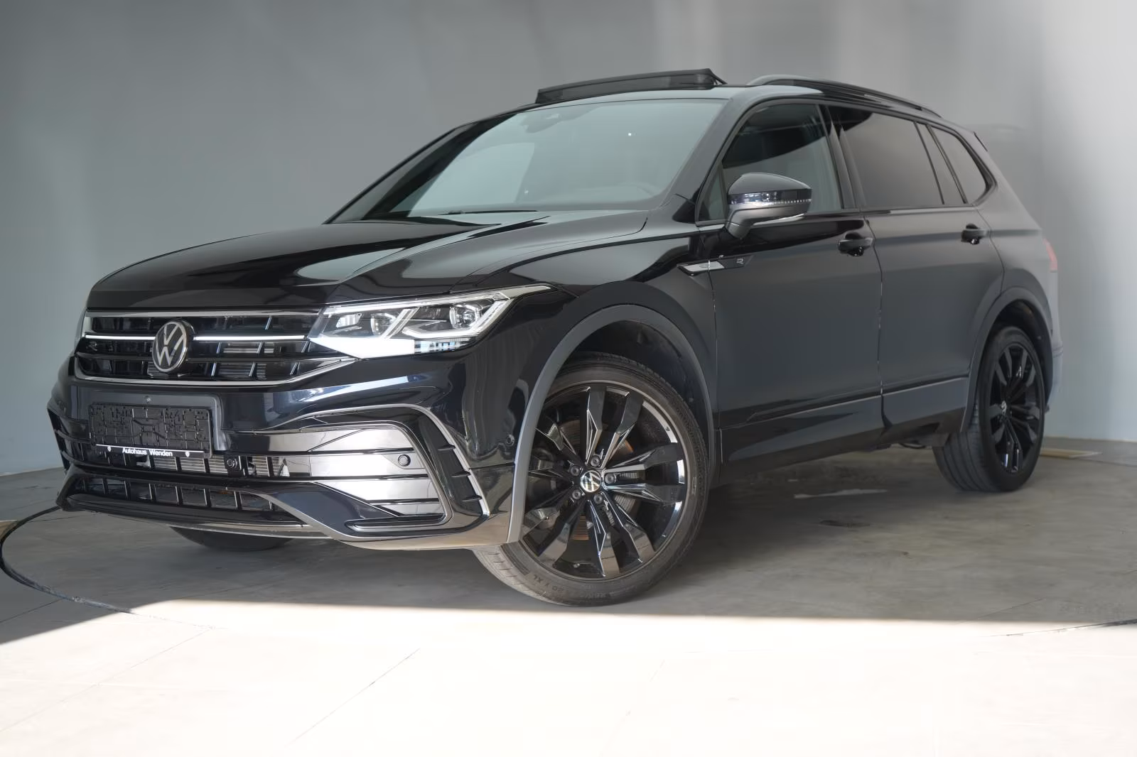 (B-589) Volkswagen Tiguan Allspace 2.0 TDI 4Motion DSG R-Line ACC/K - Image 3