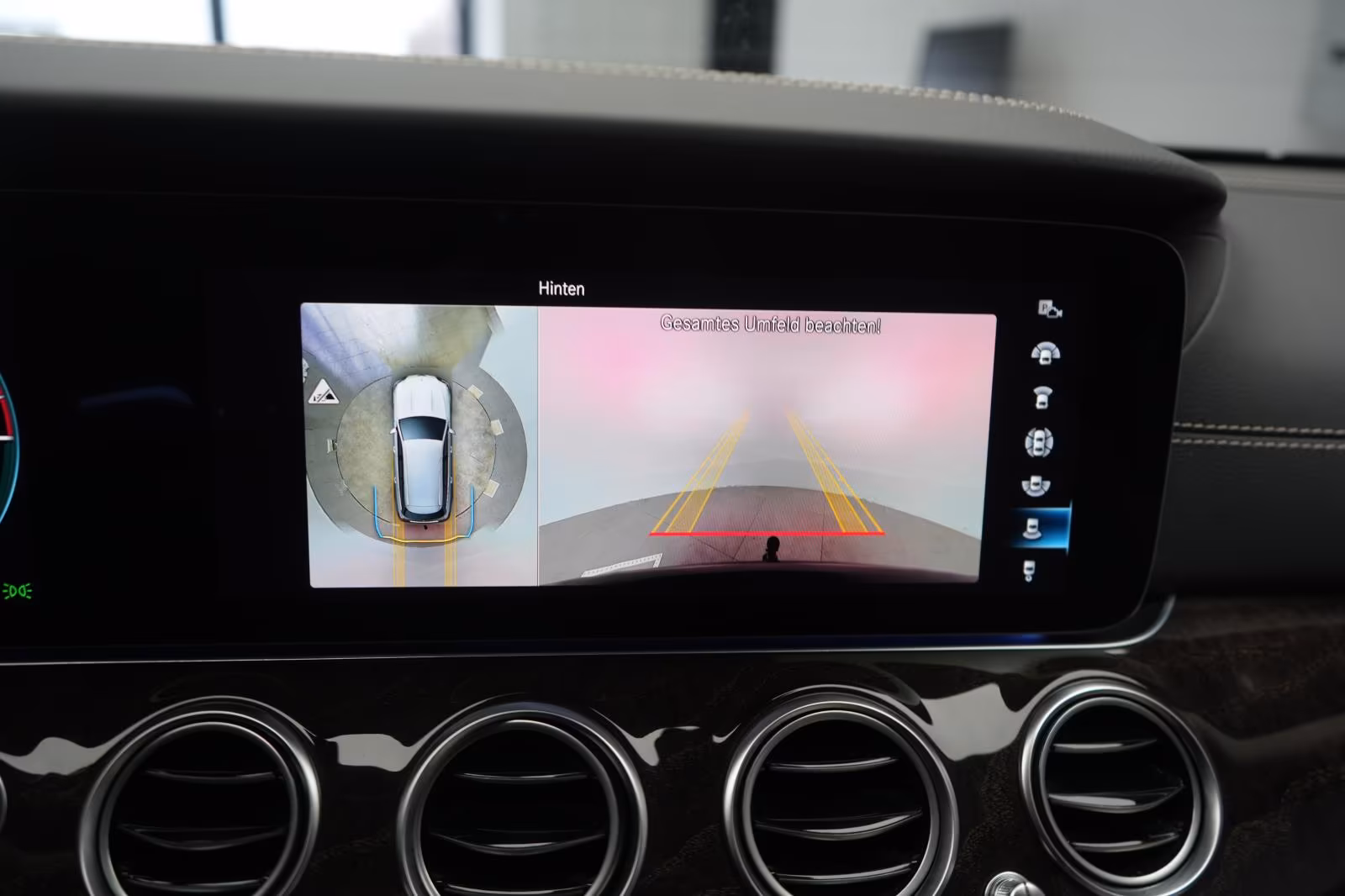(B-349) Mercedes-Benz(Hybrid) E 300 de T 9G-Tronic AMG Leder/Distronic/Kamer - Image 19