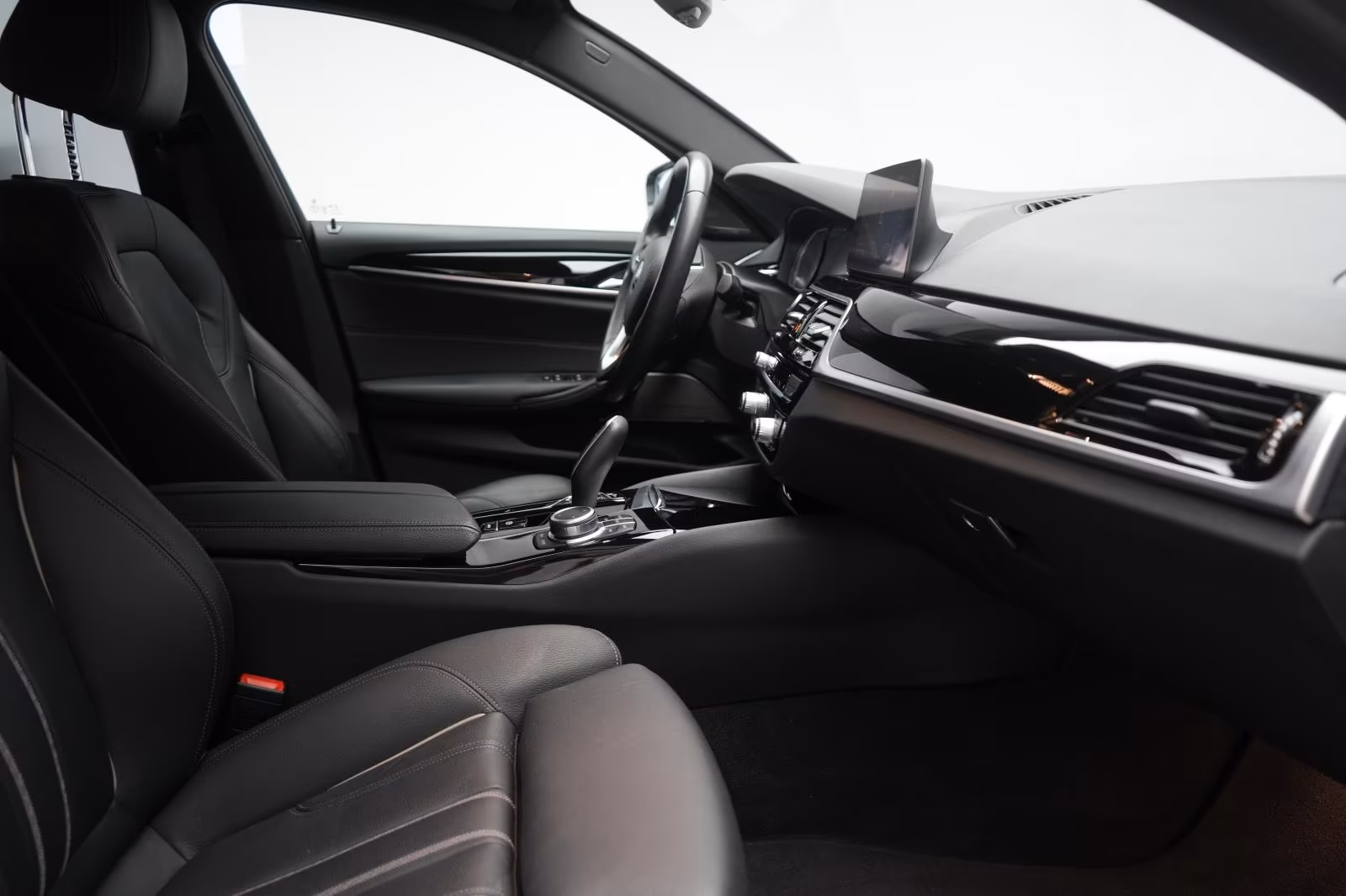 (B-185) BMW 530 d Touring Leder/Temp/Kamera/H&K/Carplay - Image 9