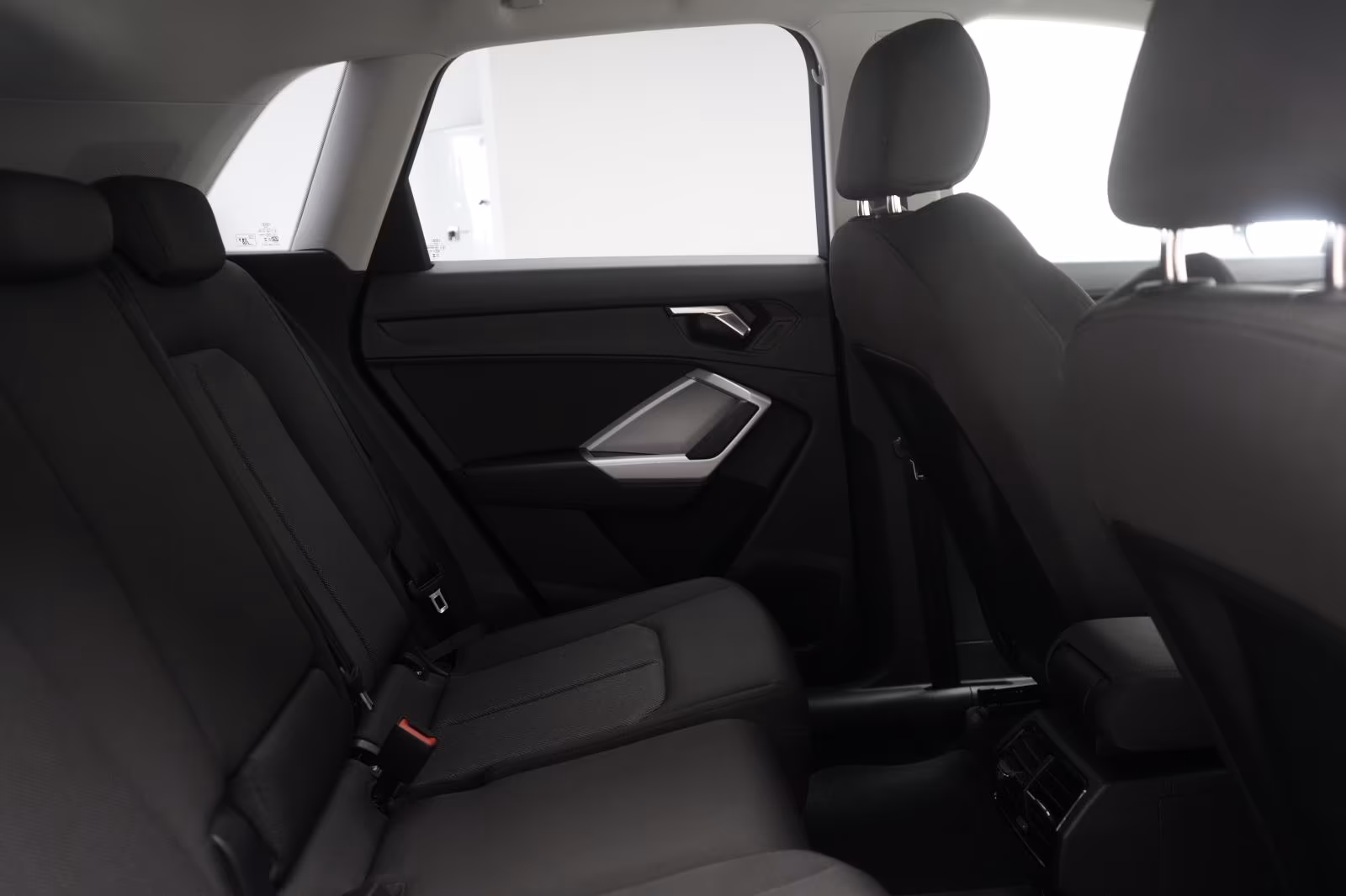 (B-254) Audi Q3 35 TFSI S tronic advanced CarPlay/Temp/Virtua - Image 11