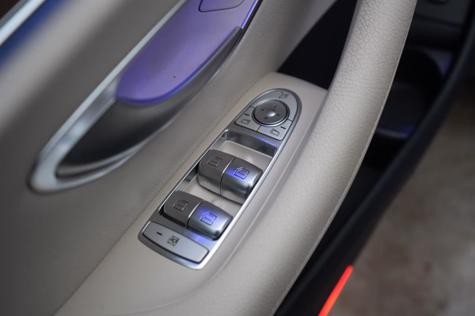 (B-662) Mercedes-Benz(Hybrid) E 300 de T 9G-Tronic Avantgarde Distronic/Kamera - Image 20