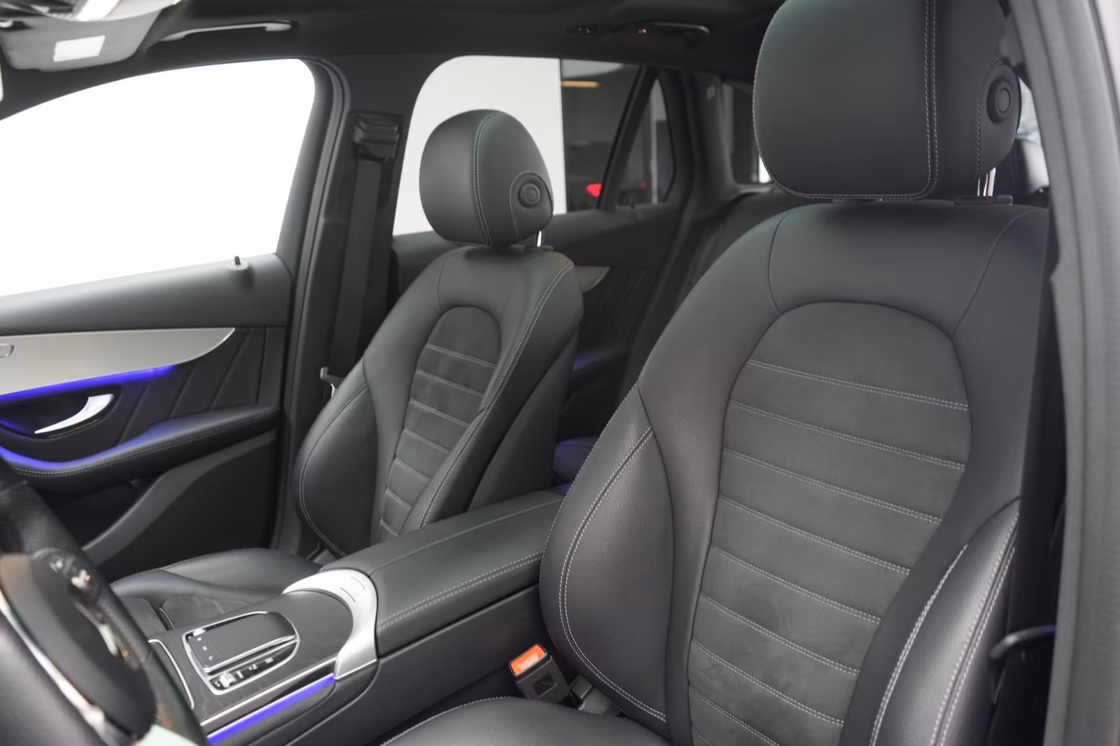 (B-297) Mercedes-Benz(Hybrid) GLC 300 de 4Matic AMG Distronic/kamera/Pano/ - Image 7