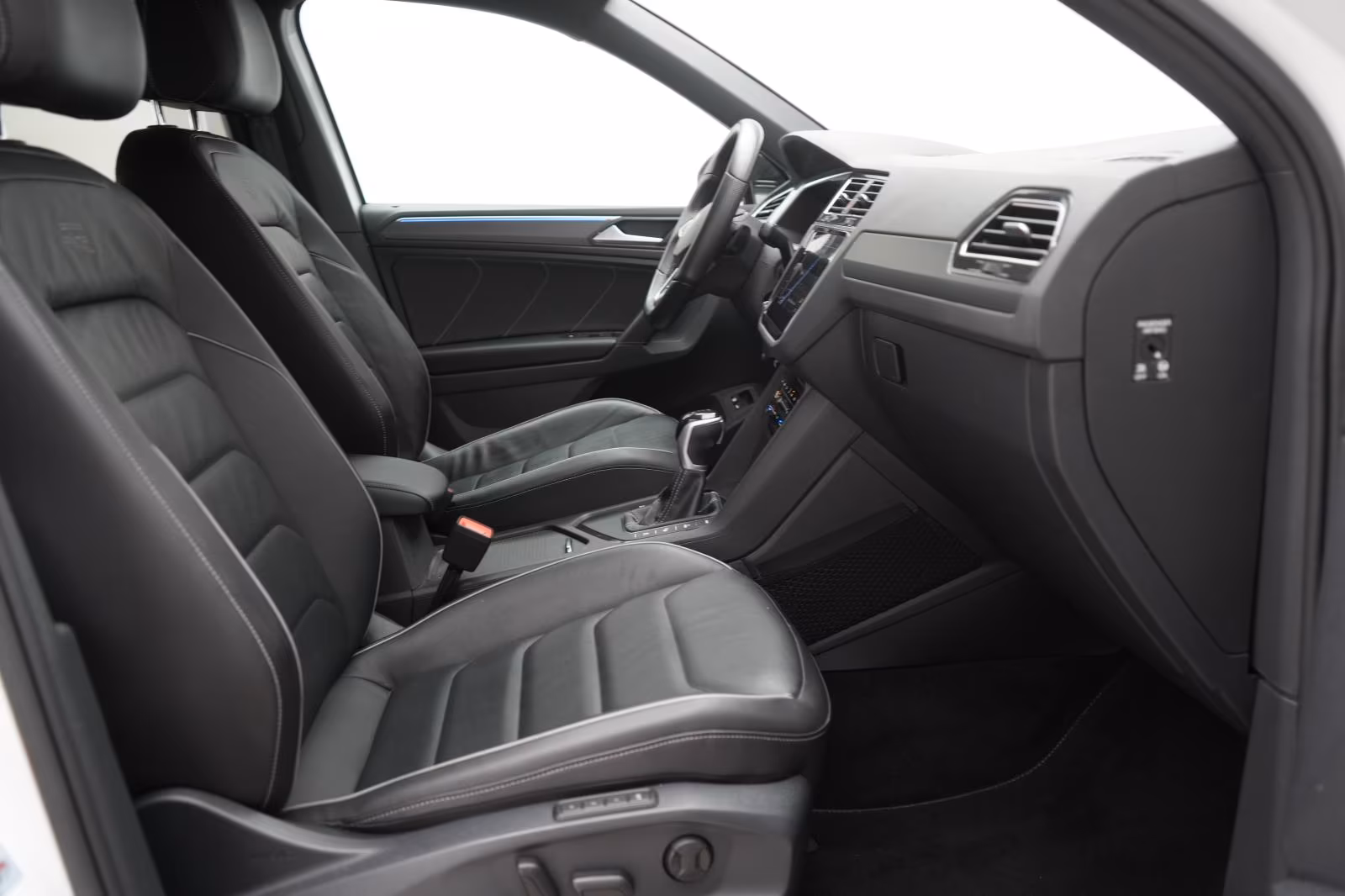 (B-422) Volkswagen(Hybrid) Tiguan 1.4 eHybrid DSG R Line ACC/Leder/HUD/Virt - Image 8