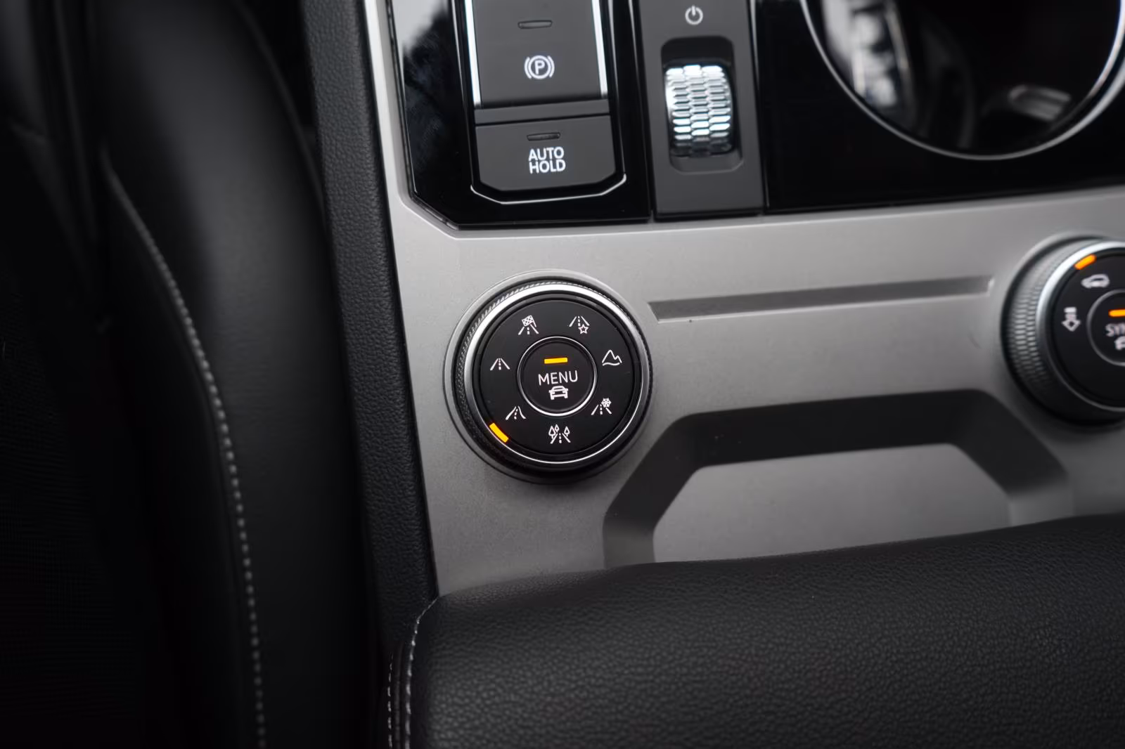 (B-442) Volkswagen Touareg 3.0 V6 TDI 4Motion R-Line Leder/ACC/Kame - Image 15