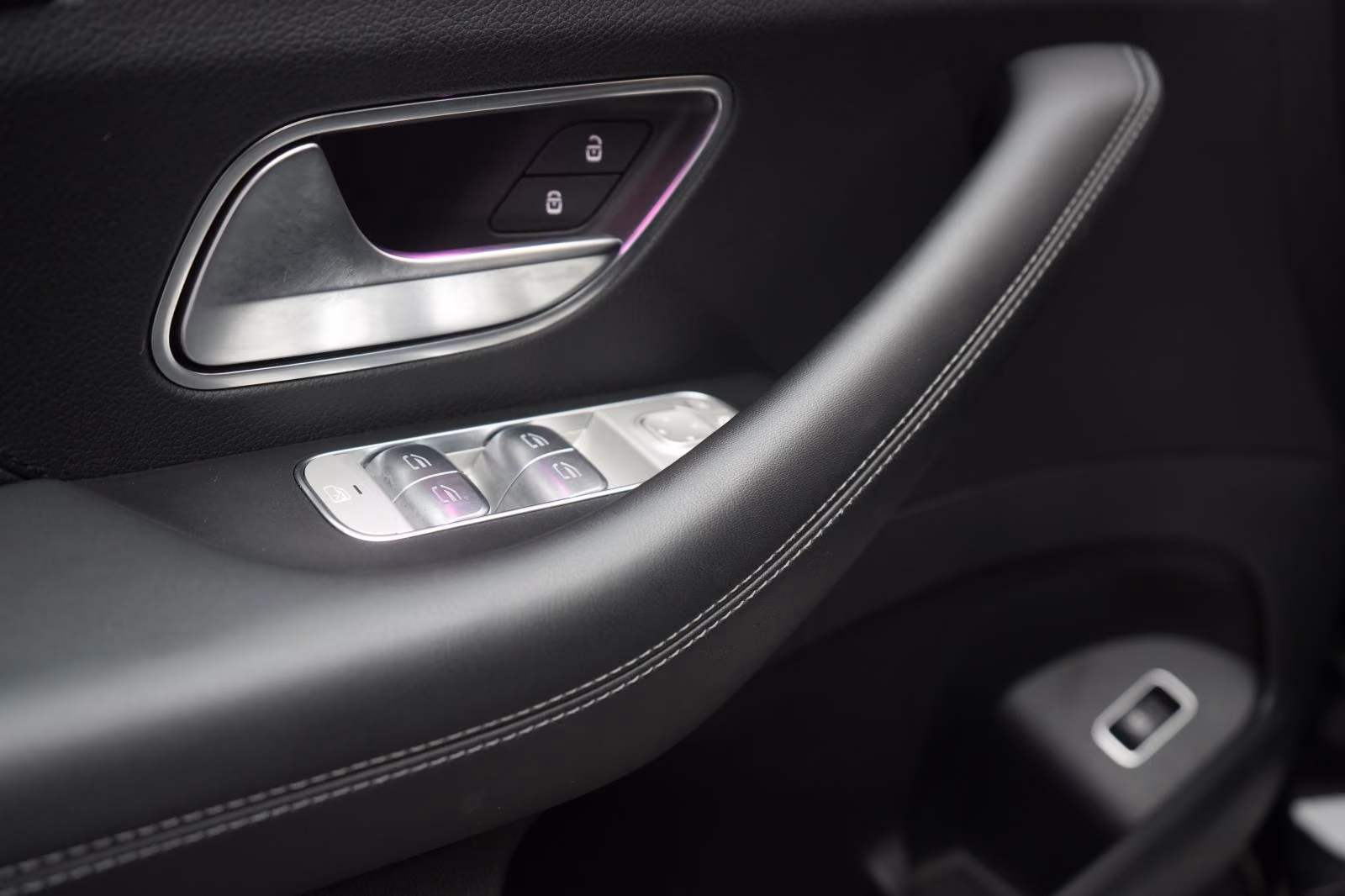 (B-358) Mercedes-Benz(Hybrid) GLE 350 de 4Matic AMG Softclose/STHZ/Pano/ - Image 18