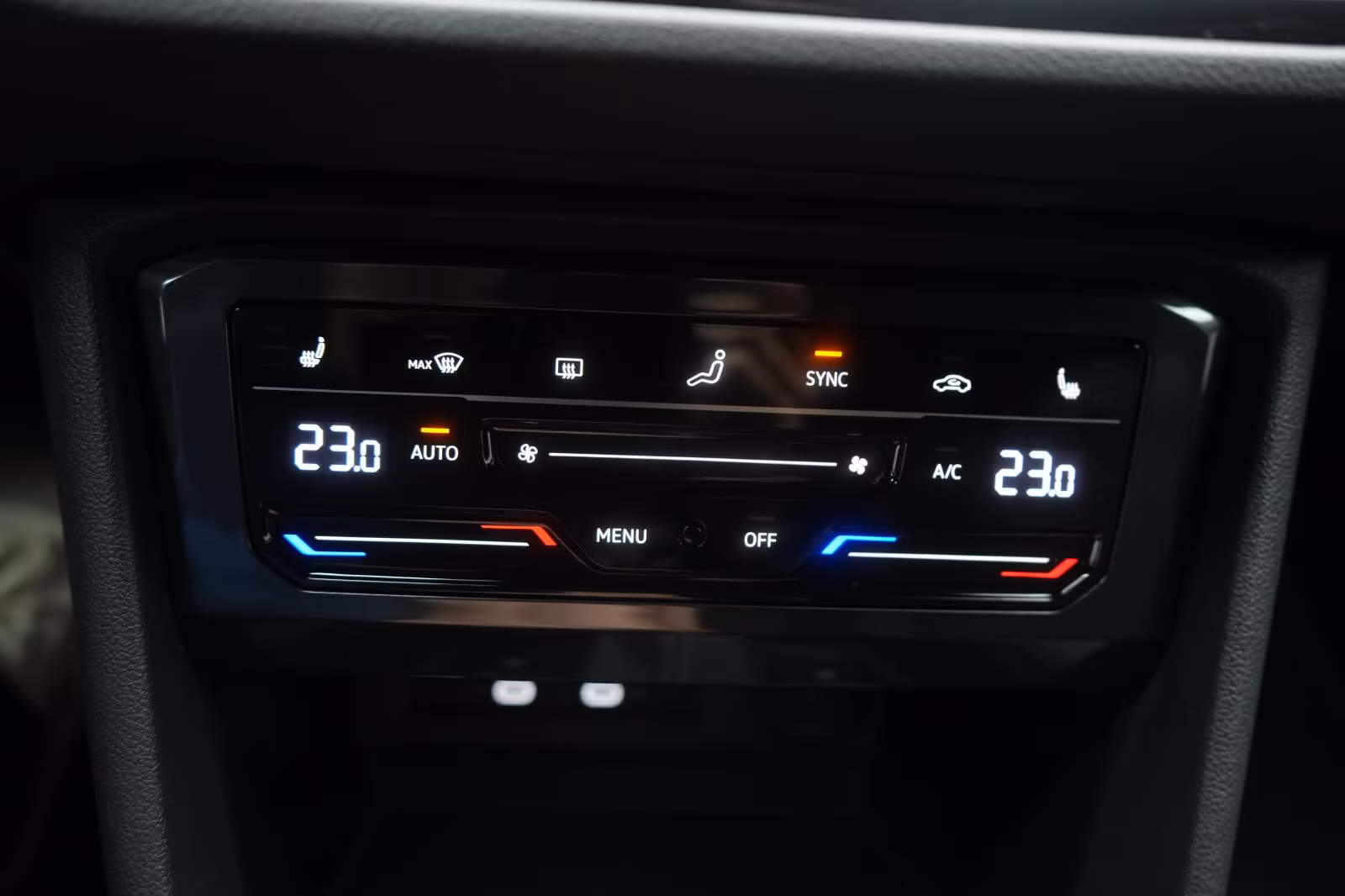 (B-131) Volkswagen Tiguan 1.4 eHybrid DSG R-Line Matrix/DCC/IQ.Driv - Image 16
