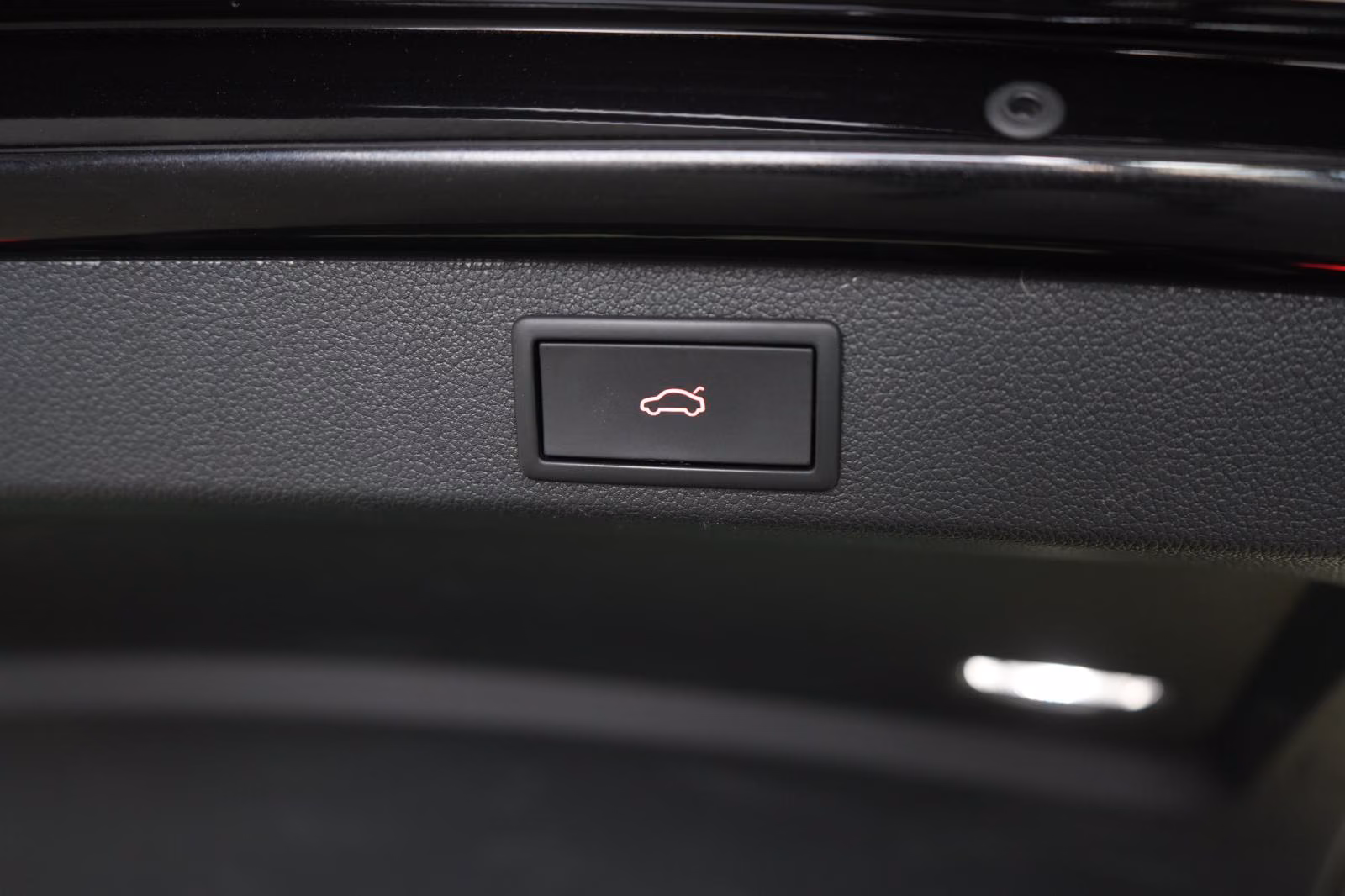 (B-612) Skoda Superb 2.0 TDI DSG ACC/Kamera/Pano/Virtual/Lane - Image 26