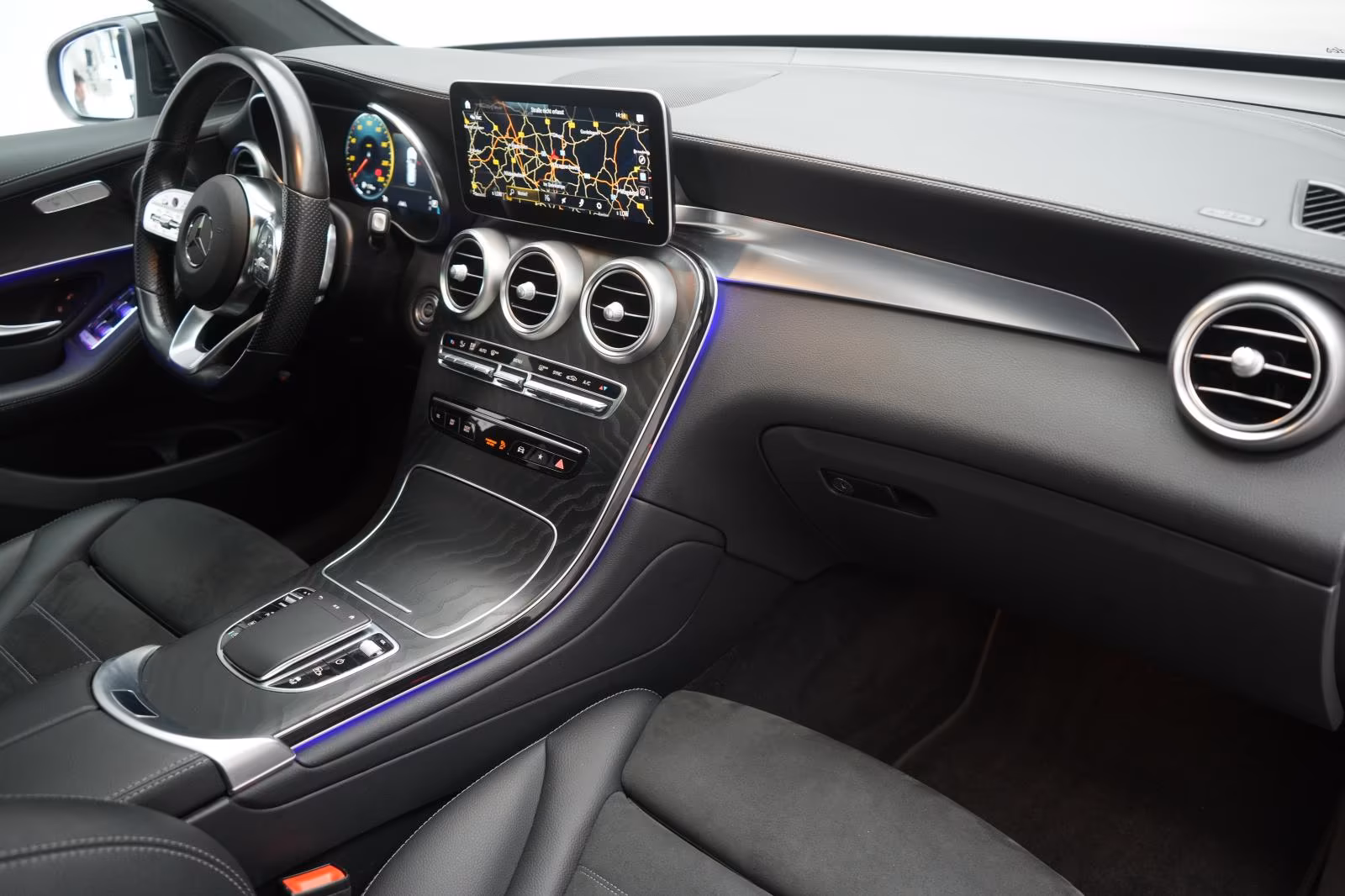 (B-284) Mercedes-Benz GLC 300 4Matic AMG Temp/Kamera/Virtual/Pano/AHK/ - Image 10