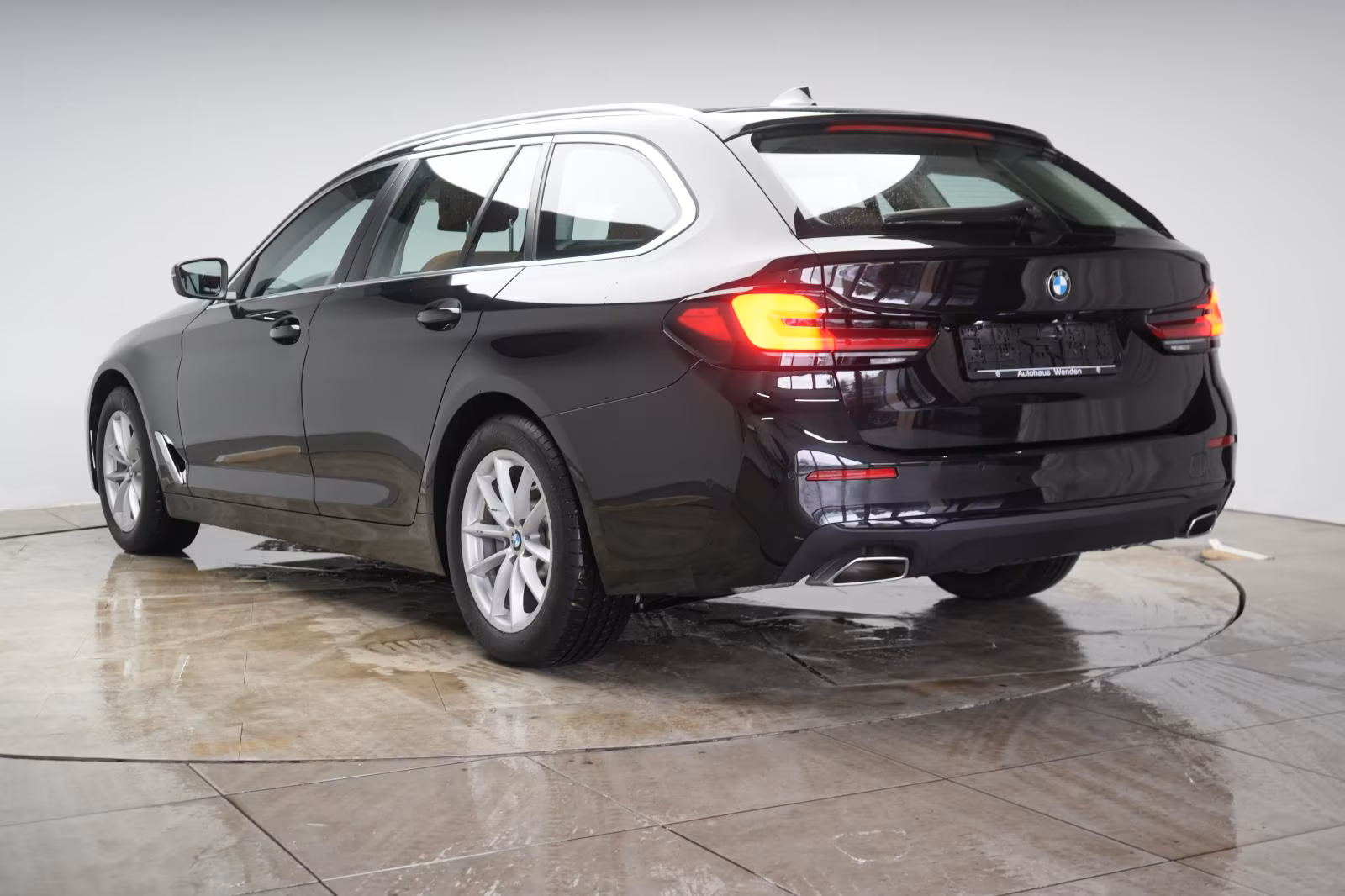 (B-610) BMW 520 i Touring Leder/ACC/Kamera/HUD/Carplay - Image 4