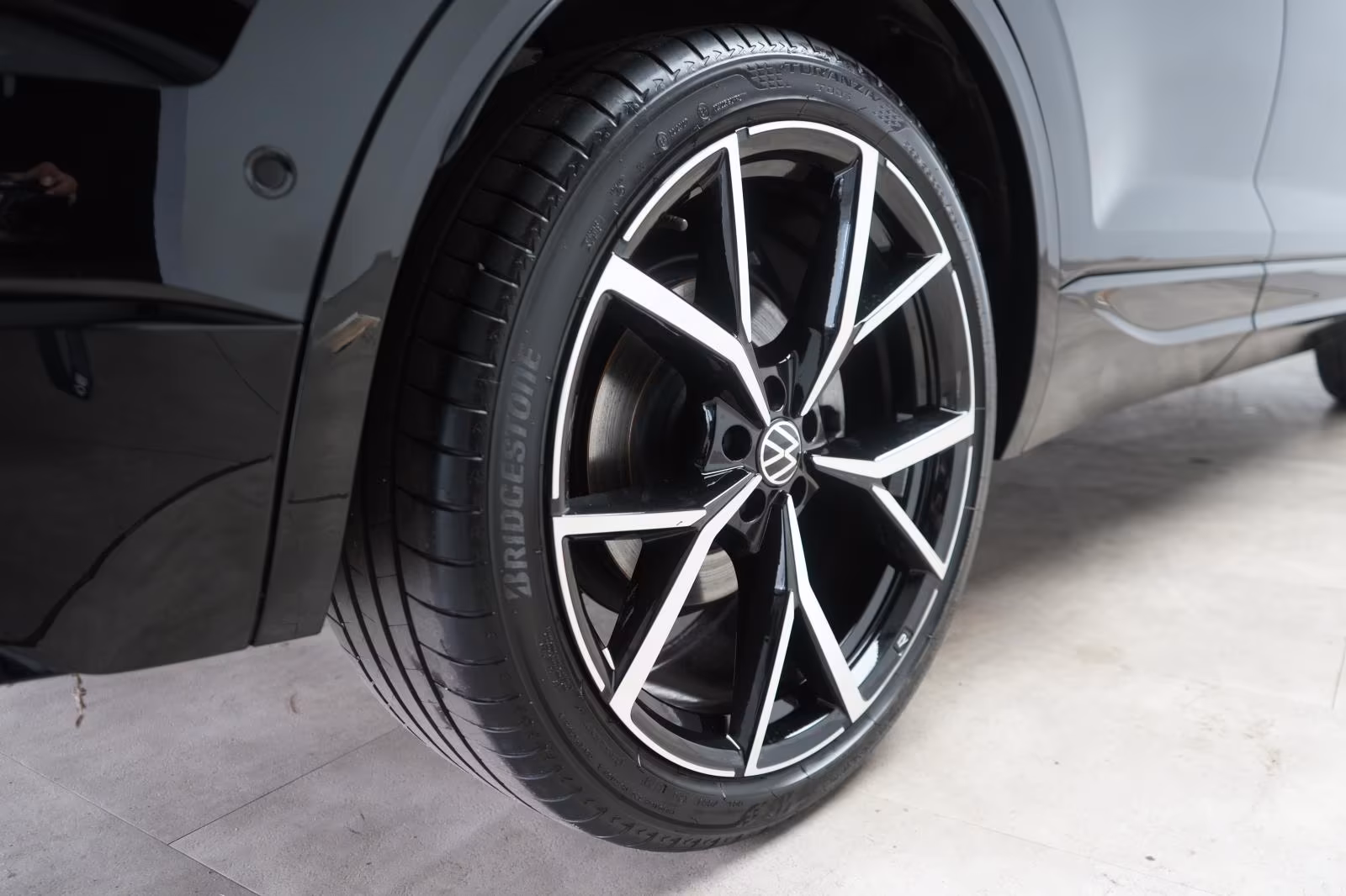 (B-295) Volkswagen Touareg 3.0 TDI 4Motion R-Line Leder/ACC/Pano/St - Image 29