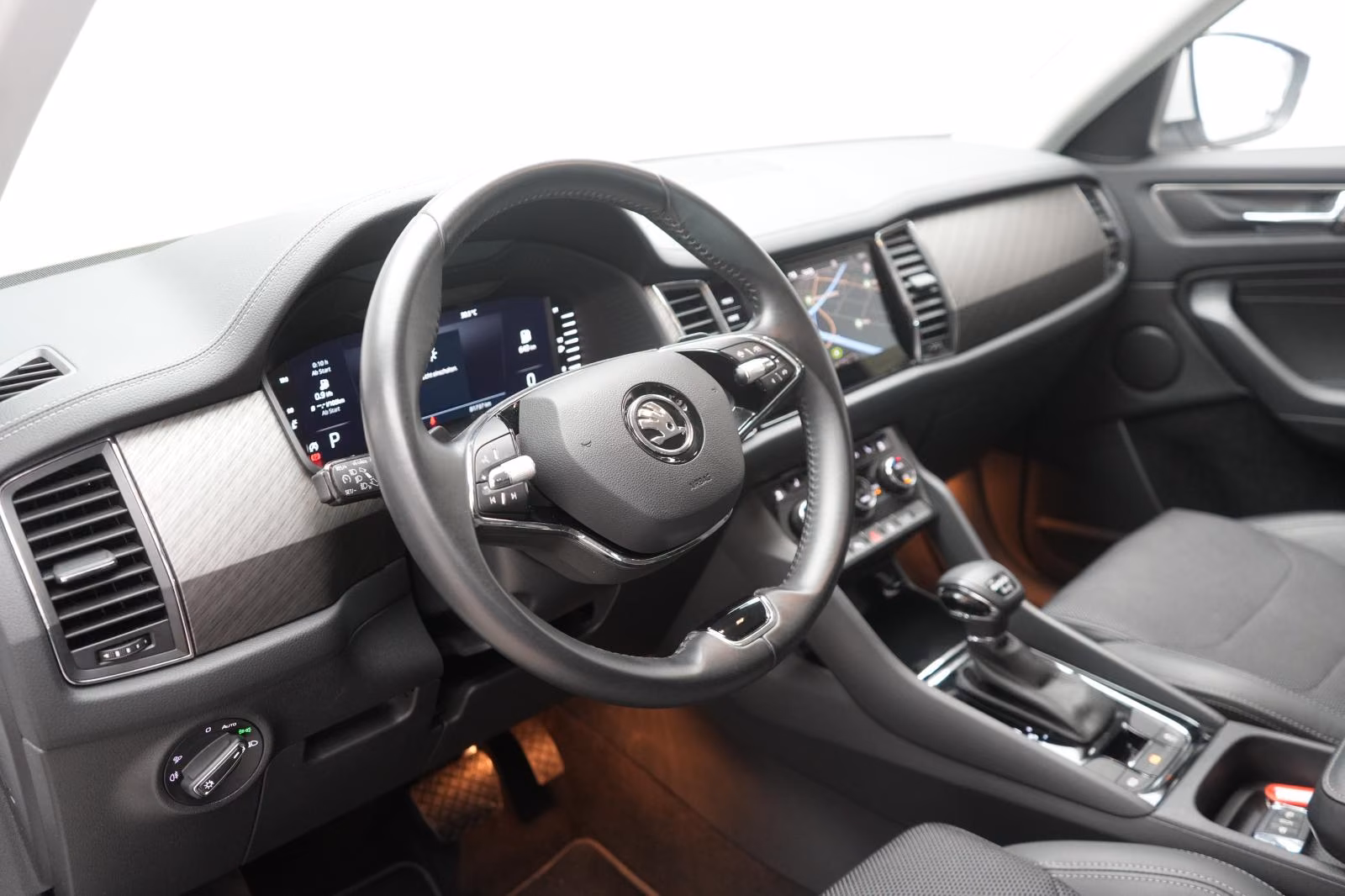 (B-451) Skoda Kodiaq 2.0 TDI 4x4 DSG Style Navi/Temp/Virtual/ - Image 8