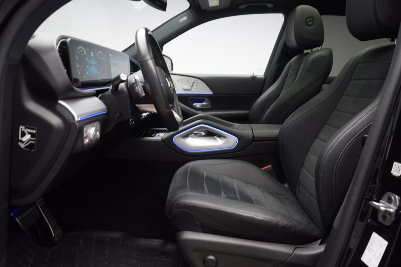 (B-018) Mercedes-Benz GLE 300 d 4Matic 9G-Tronic AMG Line - Image 6