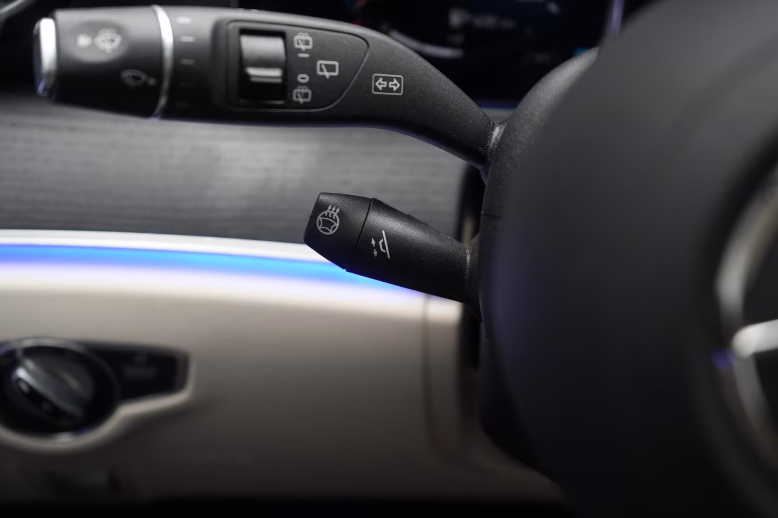 (B-368) Mercedes-Benz(Hybrid) E 300 de 4Matic T 9G-Tronic Avantgarde Distronic - Image 14
