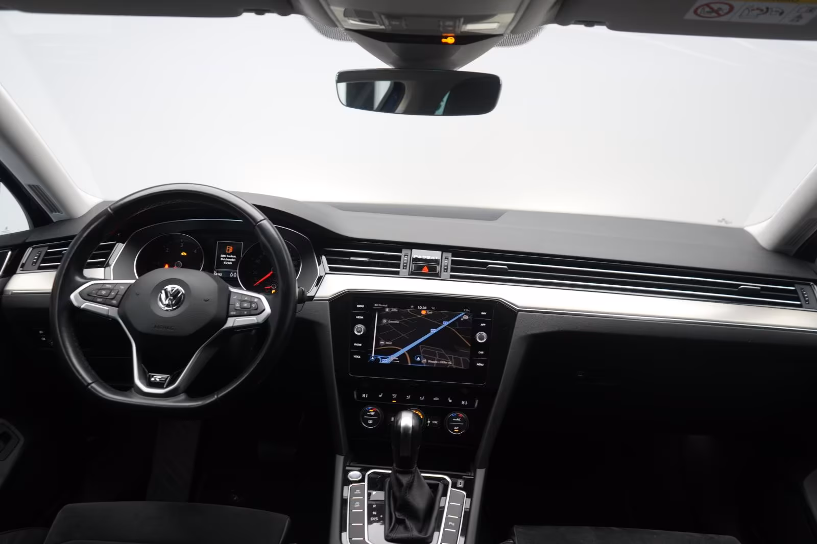 (B-313) Volkswagen Passat Variant 2.0 TDI DSG 4Motion Elegance R li - Image 13