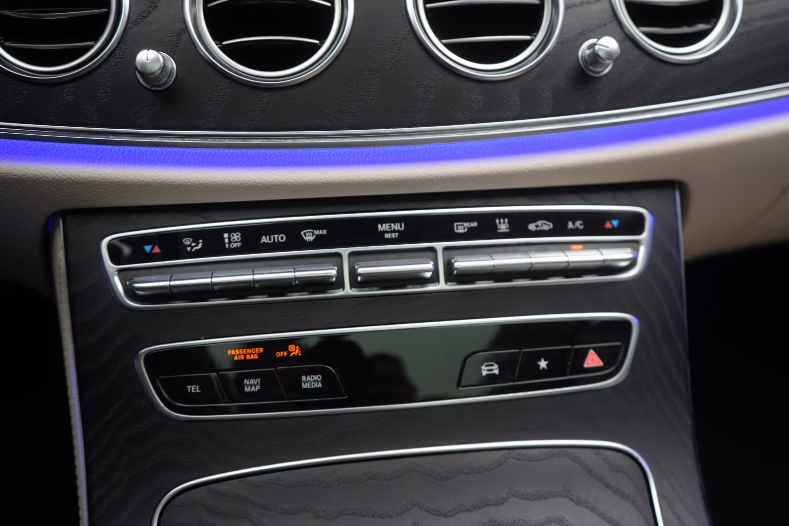(B-159) Mercedes-Benz(Hybrid) E 300 de 4Matic T 9G-Tronic Avantgarde Leder/Dis - Image 15