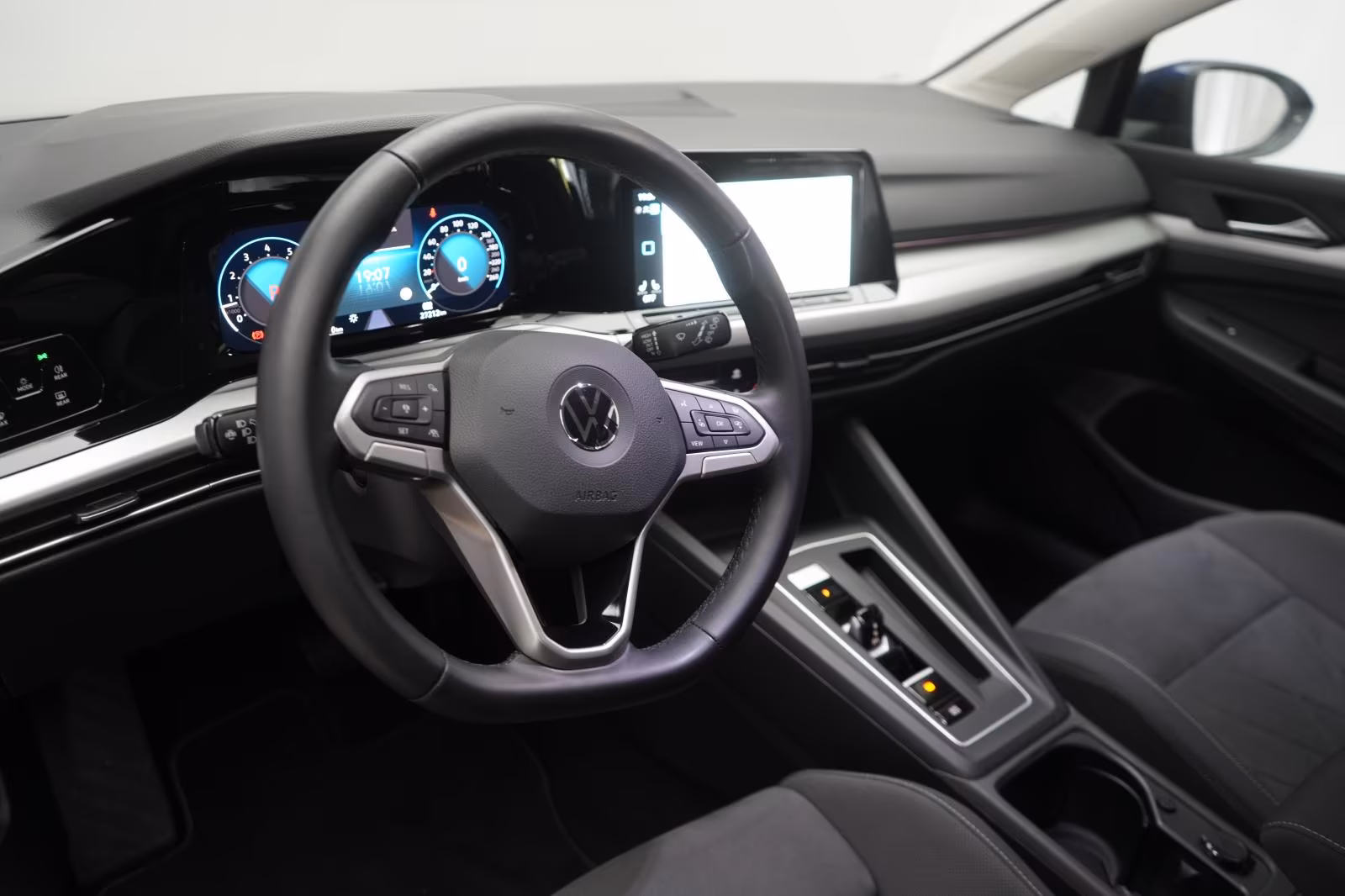 (B-323) Volkswagen Golf 1.5 eTSI DSG Life ACC/Kamera/Virtual/Lane/S - Image 7