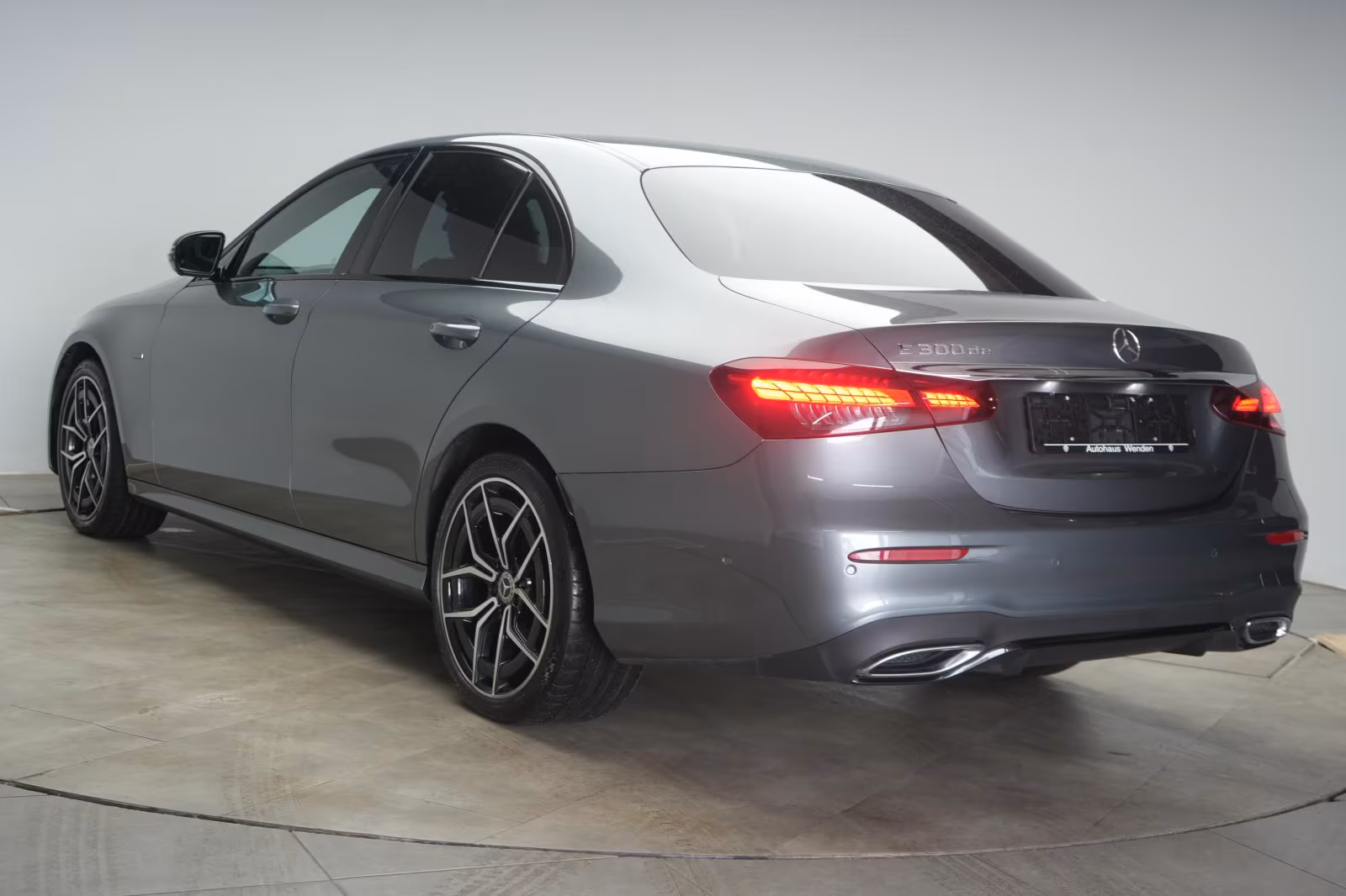 (B-577) Mercedes-Benz(Hybrid) E 300 de 9G-Tronic AMG Line 360/STHZ/LED/19" - Image 4