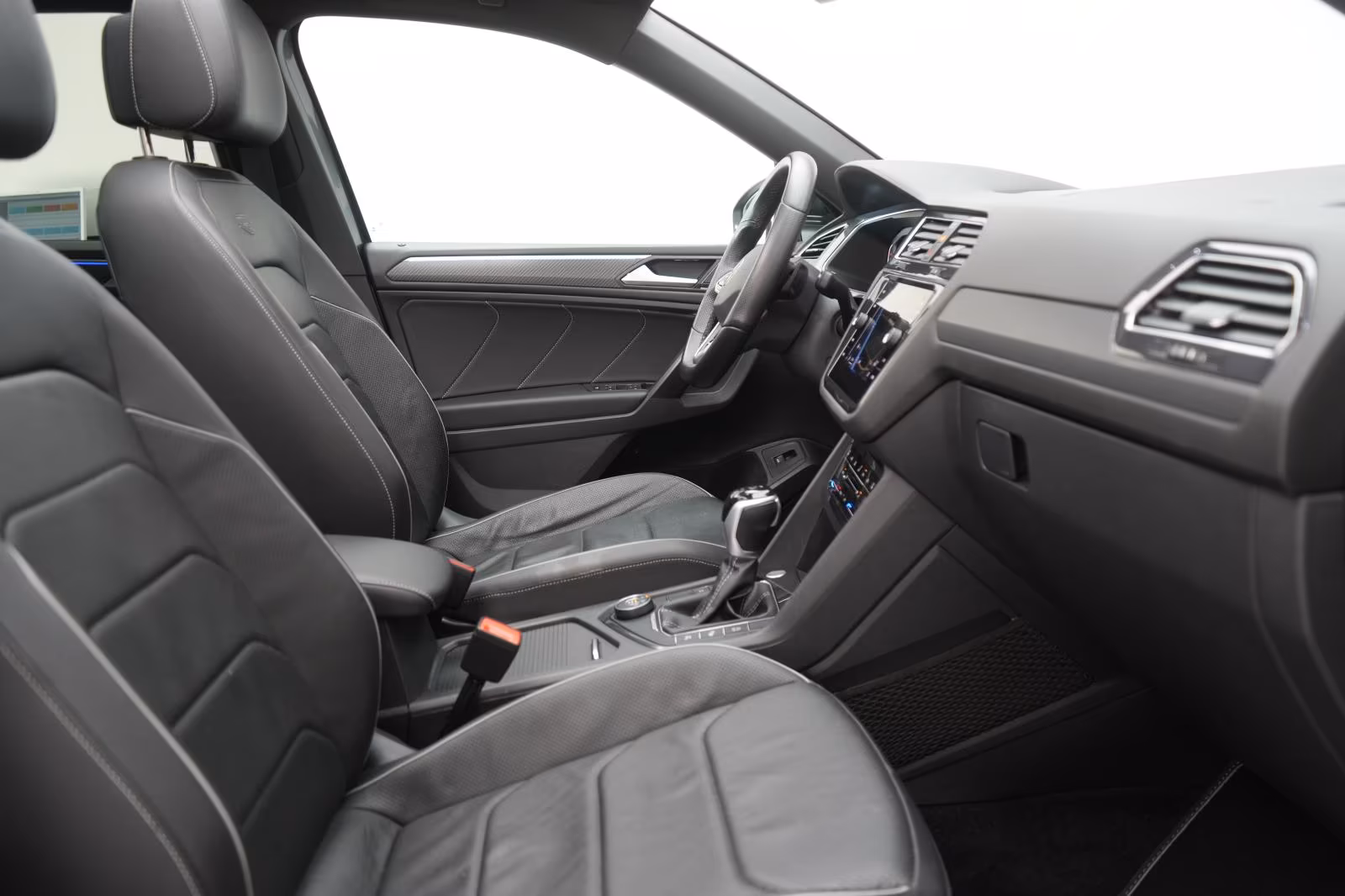 (B-045) Volkswagen Tiguan Allspace 2.0 TDI 4Motion DSG R-Line ACC/K - Image 8