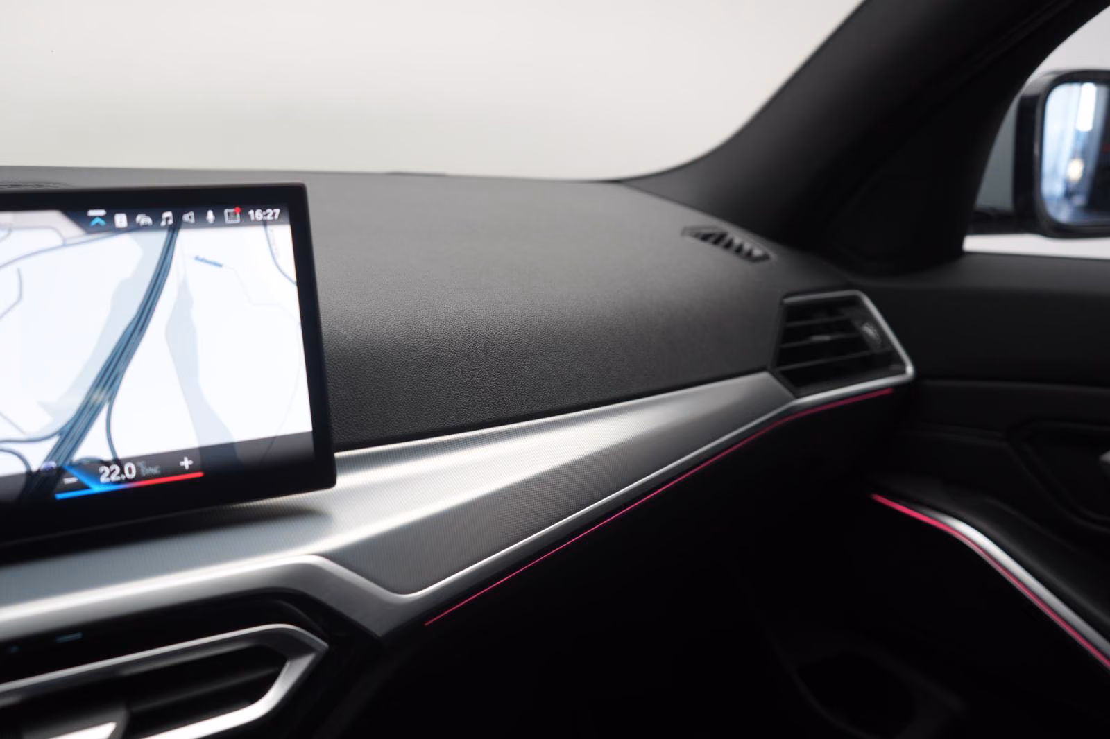 (B-009) BMW 320 d Touring M Sport CarPlay/Temp/Wide/Lane/Sid - Image 12