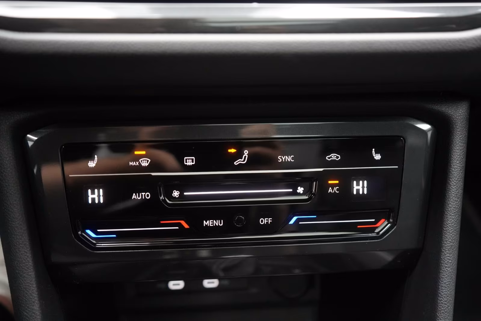 (B-531) Volkswagen Tiguan 2.0 TDI R-Line 4Motion ACC/Kamera/HUD//Pa - Image 14