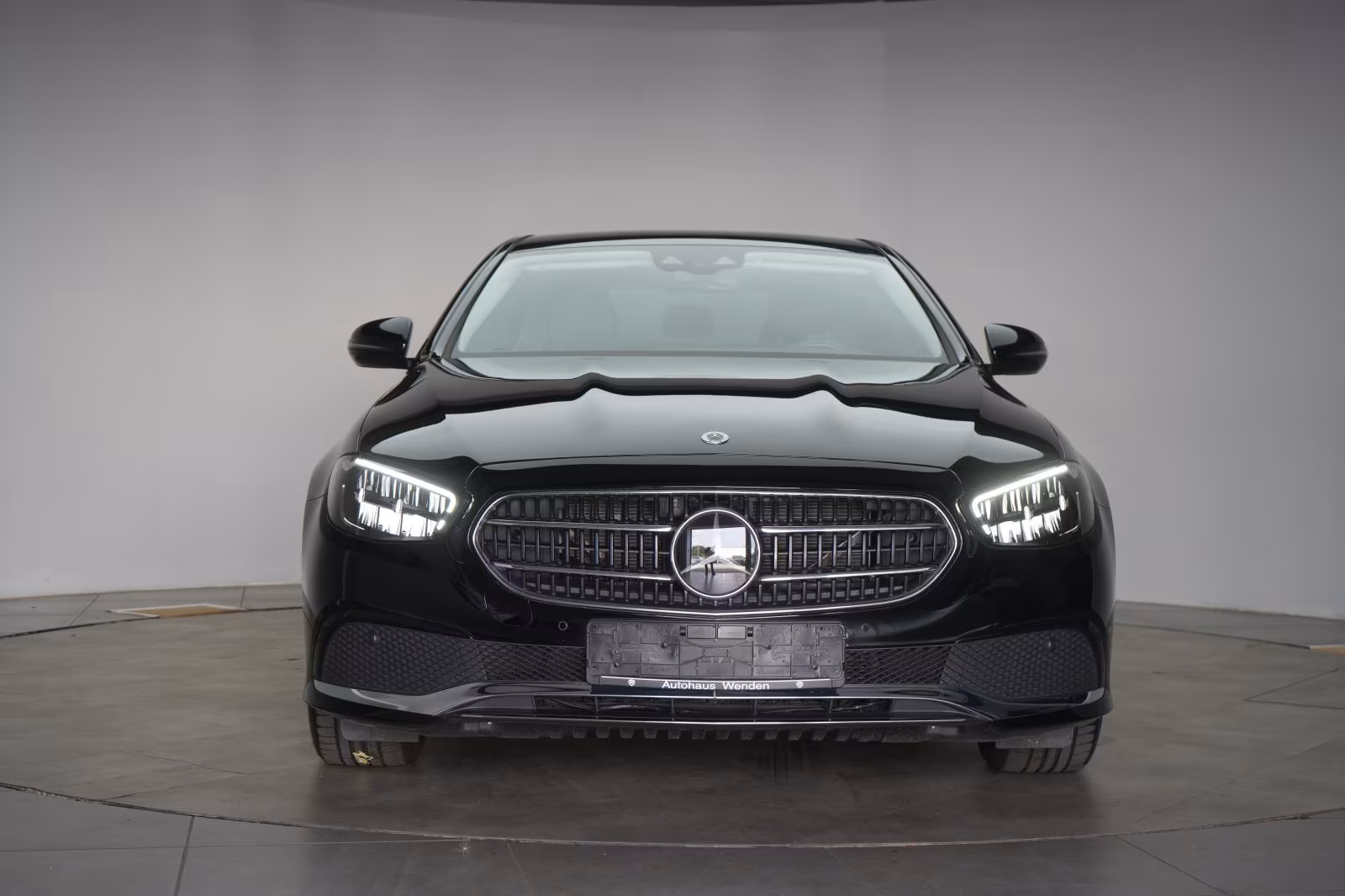 (B-772) Mercedes-Benz E 220 d 9G-Tronic Avantgarde CarPlay/Distronic/B - Image 2