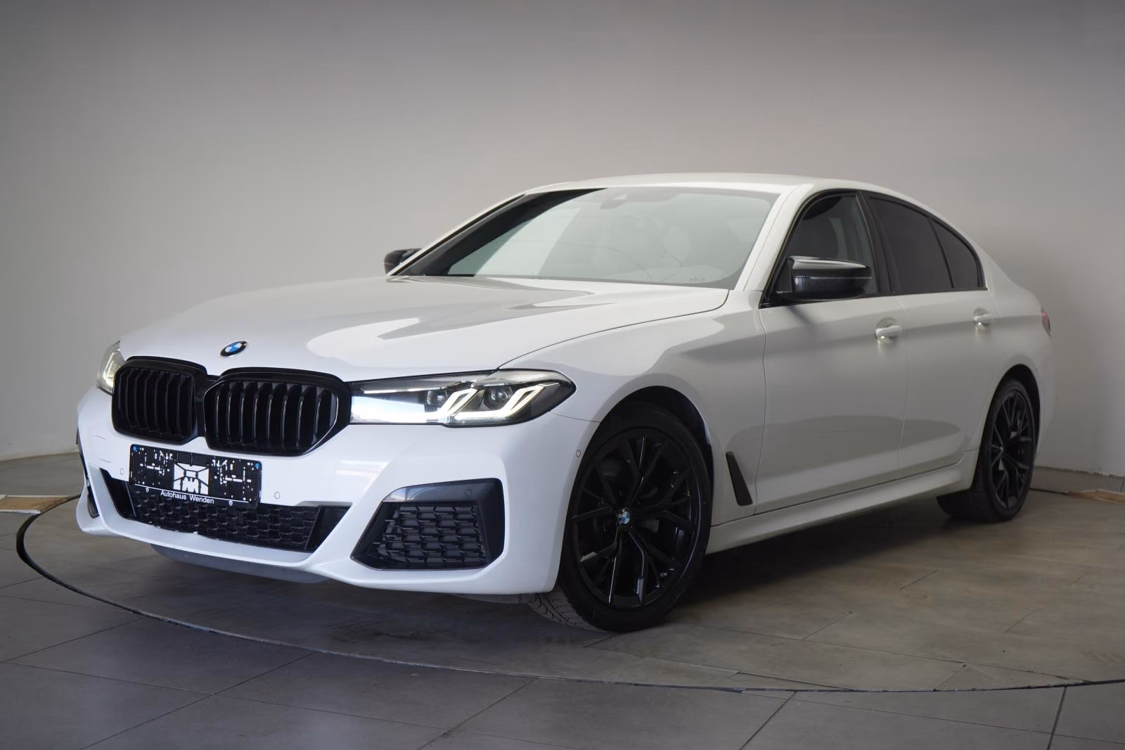 (B-323) BMW 520 d M-Sport Leder/Temp/Kamera/H&K/Carplay - Image 1
