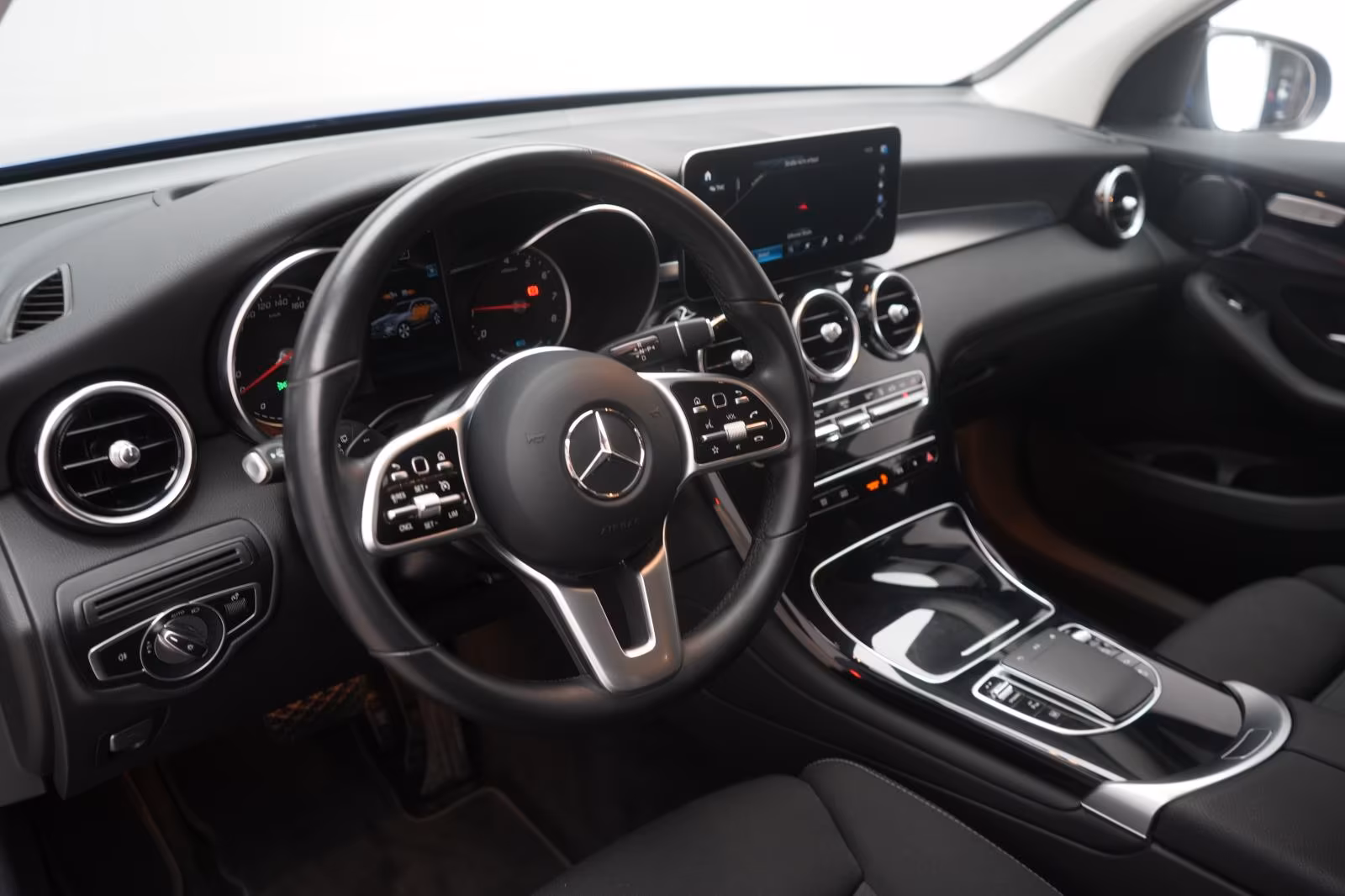 (B-144) Mercedes-Benz(Hybrid) GLC 300 e 4Matic 9G-Tronic AHK/Kamera/HUD/ - Image 8