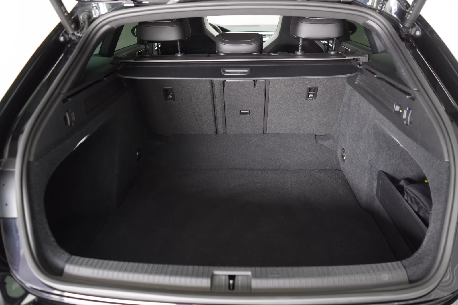 (B-686) Volkswagen Arteon Shooting Brake 2.0 TSI DSG R line Lede - Image 20