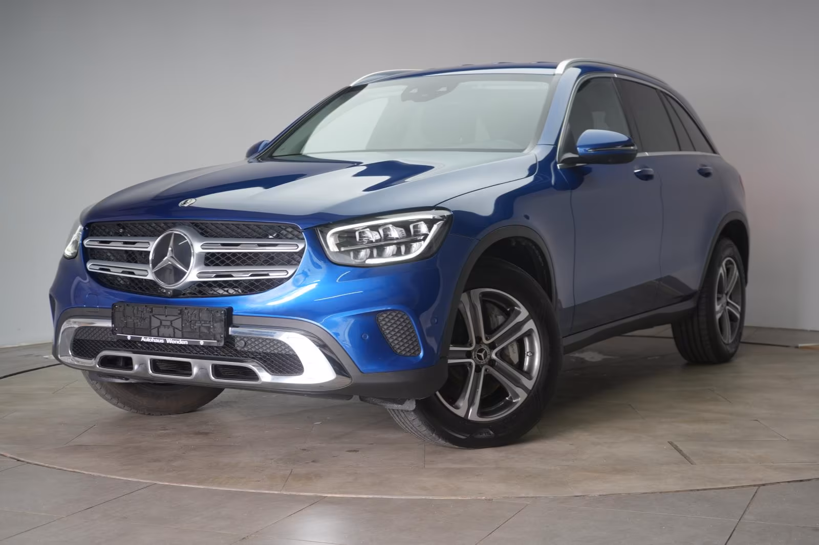 (B-144) Mercedes-Benz(Hybrid) GLC 300 e 4Matic 9G-Tronic AHK/Kamera/HUD/ - Image 3