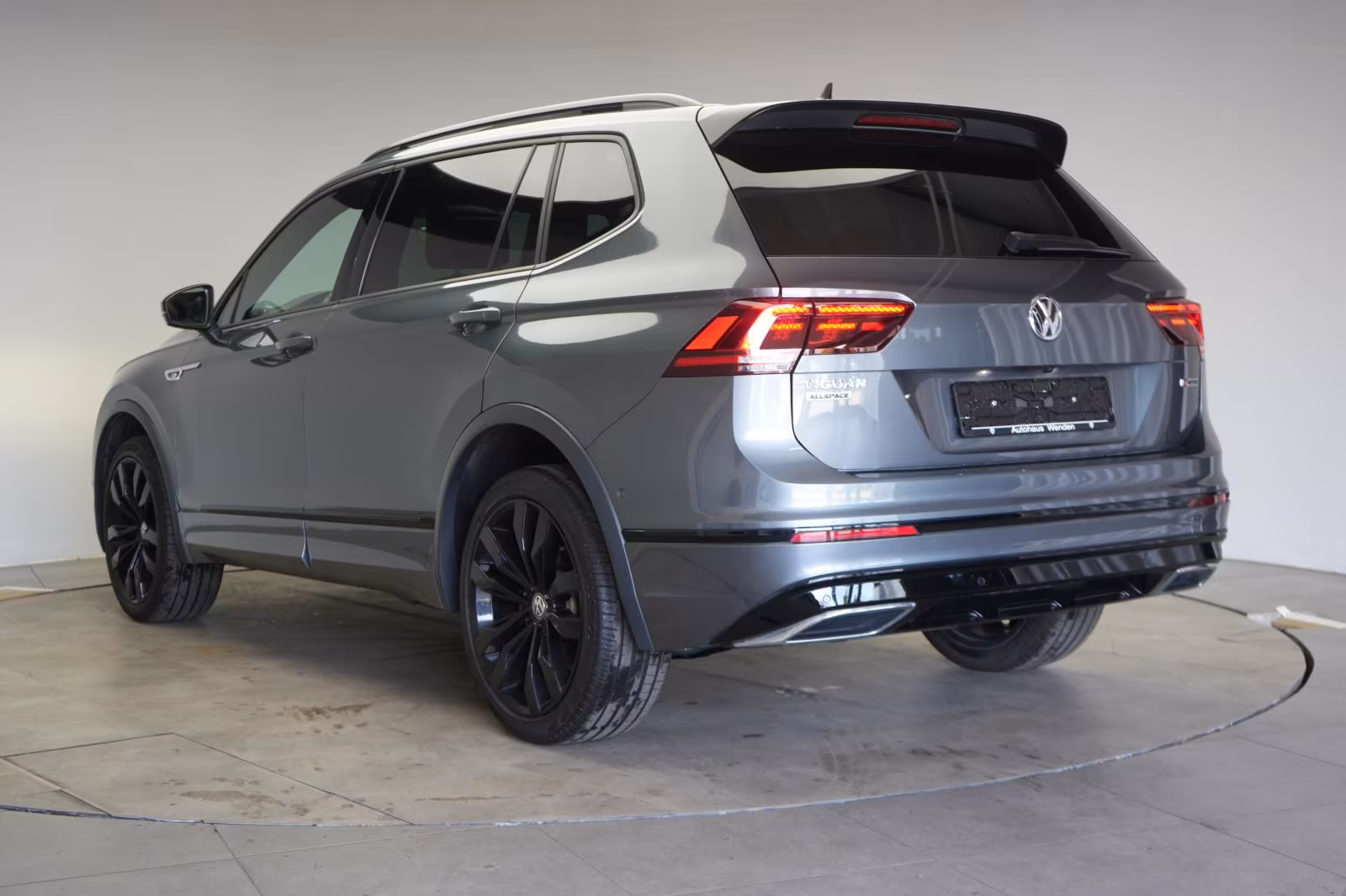 (B-770) Volkswagen Tiguan Allspace 2.0 TDI 4Motion DSG R line Navi/ - Image 4