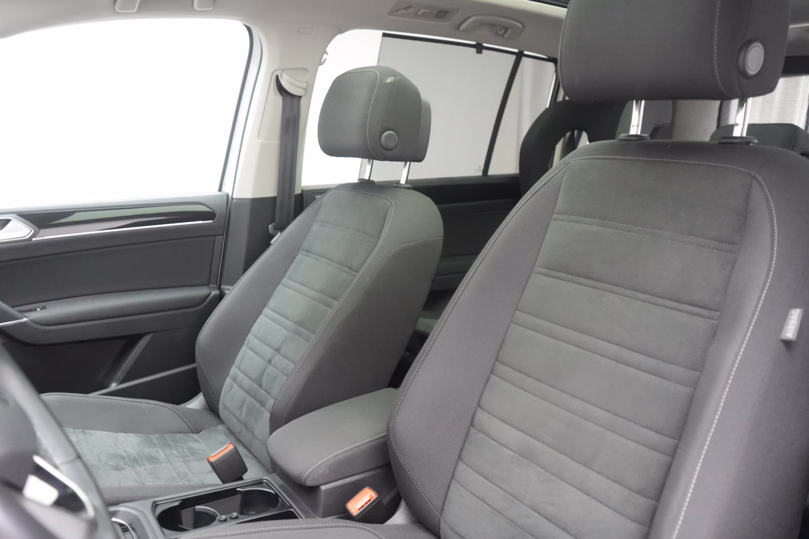 (B-751) Volkswagen Touran 2.0 TDI DSG Highline ACC/Kamera/Pano/Virt - Image 7