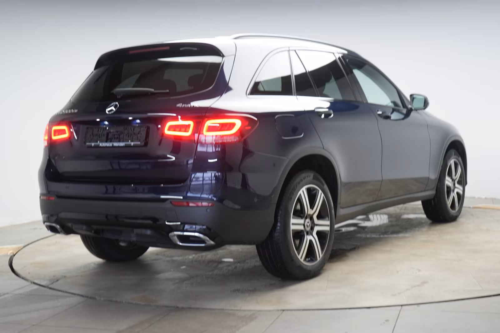 (B-581) Mercedes-Benz(Hybrid) GLC 300 de 4Matic 9G-Tronic Distronic/Kamera/V - Image 5