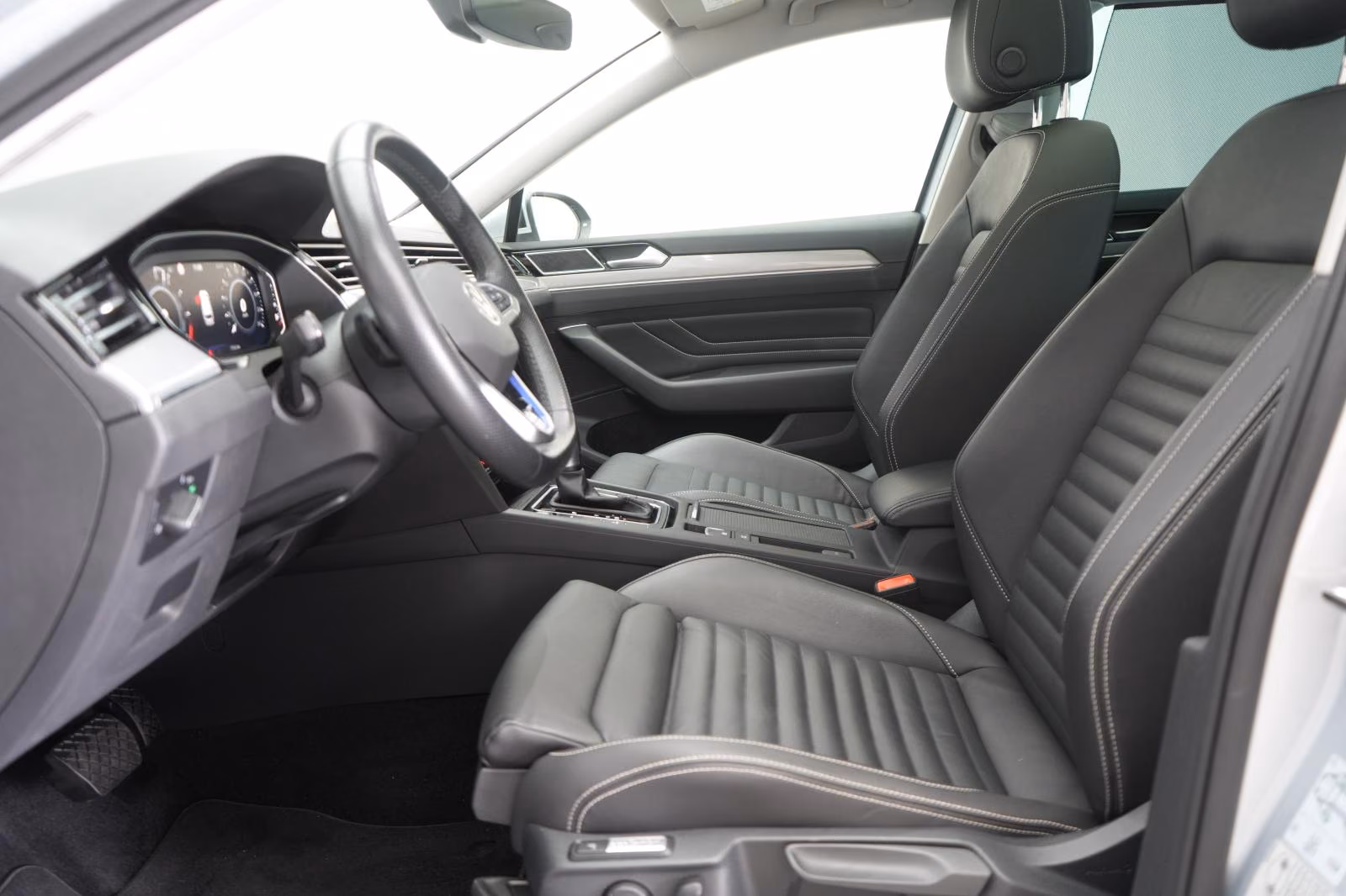 (B-617) Volkswagen(Hybrid) Passat Variant 1.4 TSI DSG GTE ACC/Kamera/Pano/L - Image 6