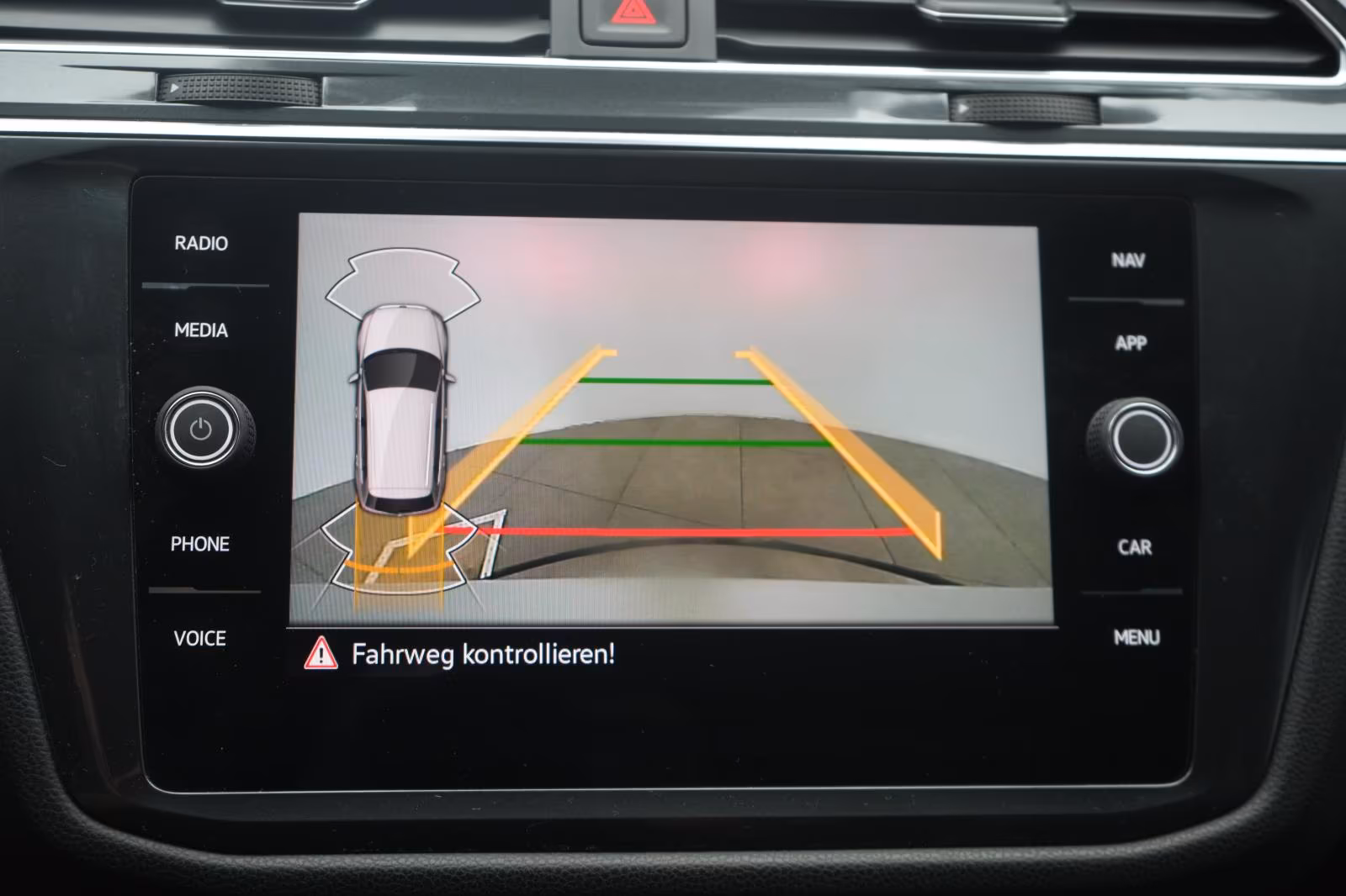 (B-283) Volkswagen Tiguan Allspace 2.0 TSI 4Motion DSG R-Line ACC/K - Image 14