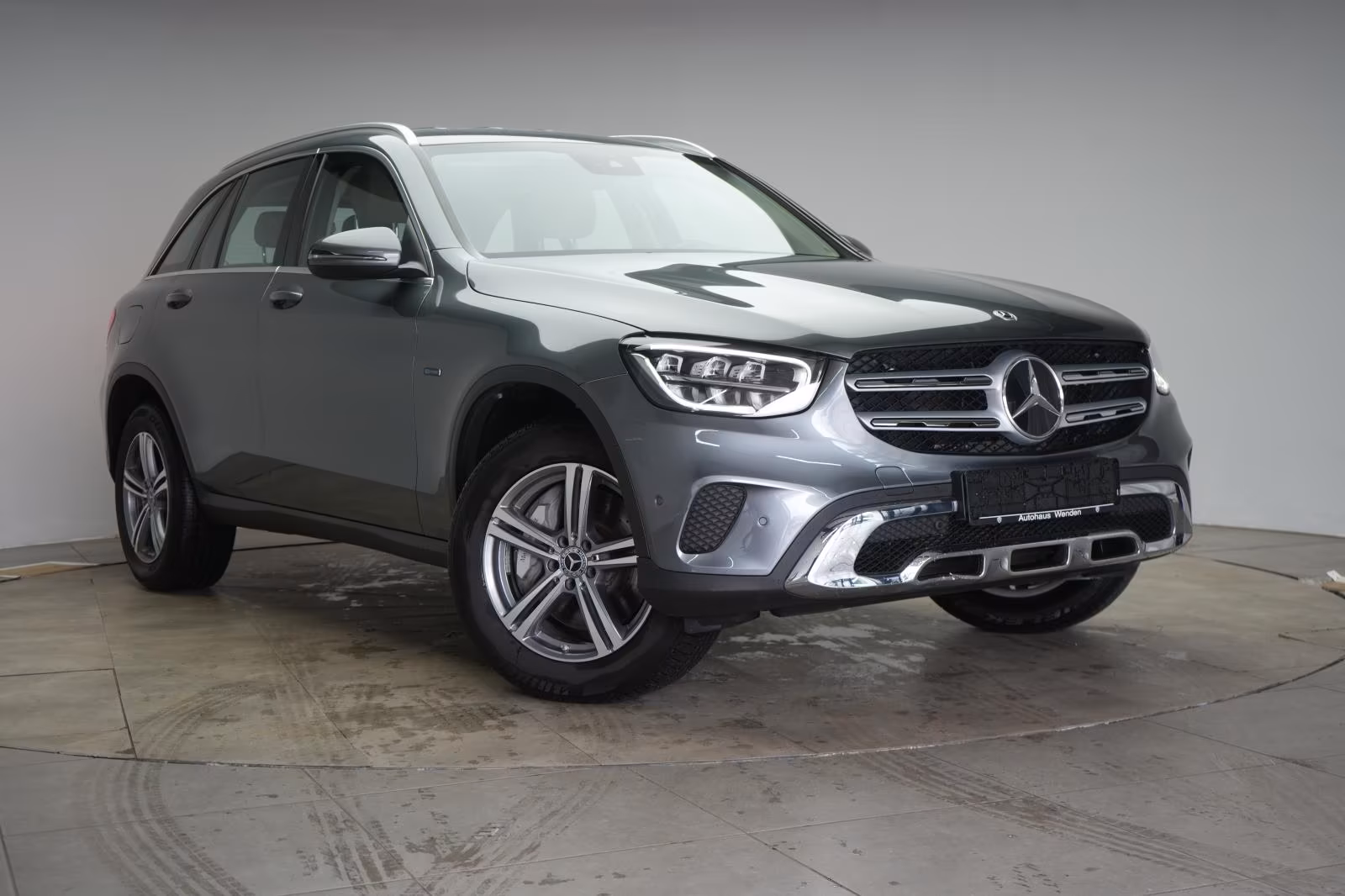 (B-265) Mercedes-Benz(Hybrid) GLC 300 de 4Matic 9G-Tronic Leder/Temp/Kamer - Image 1