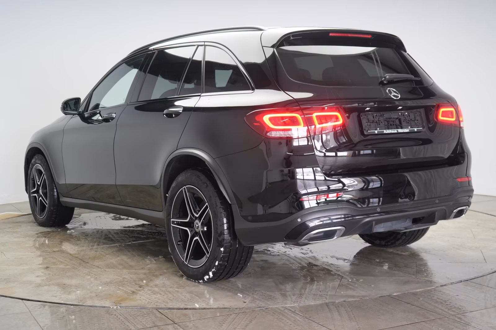 (B-739) Mercedes-Benz GLC 300 d 4Matic 9G-Tronic AMG Distronic/Kam - Image 4