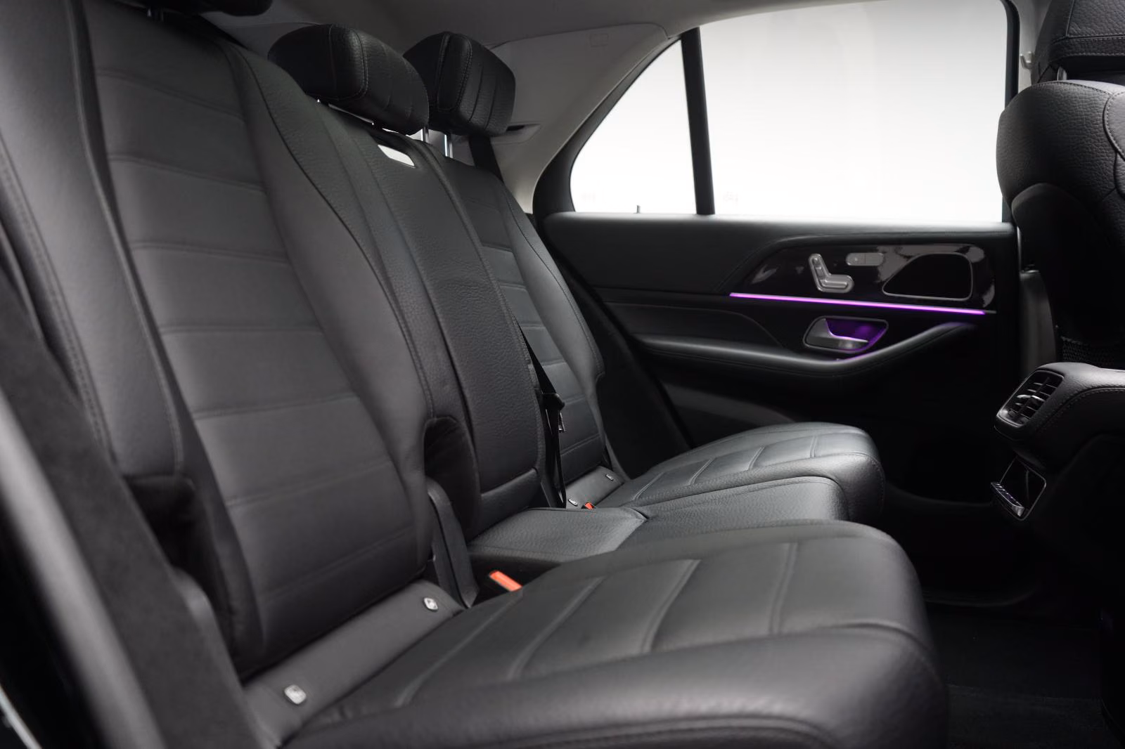 (B-151) Mercedes-Benz(Hybrid) GLE 350 e 4Matic 9G-T AMG Leder/Distronic/HUD/ - Image 11