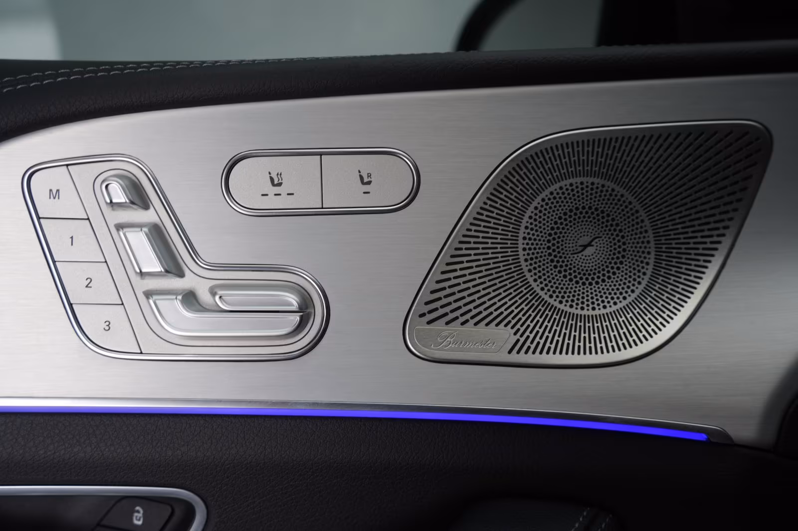 (B-392) Mercedes-Benz(Hybrid) GLE 350 de 4Matic 9G-Tronic AMG Distronic/Softcl  - Image 14