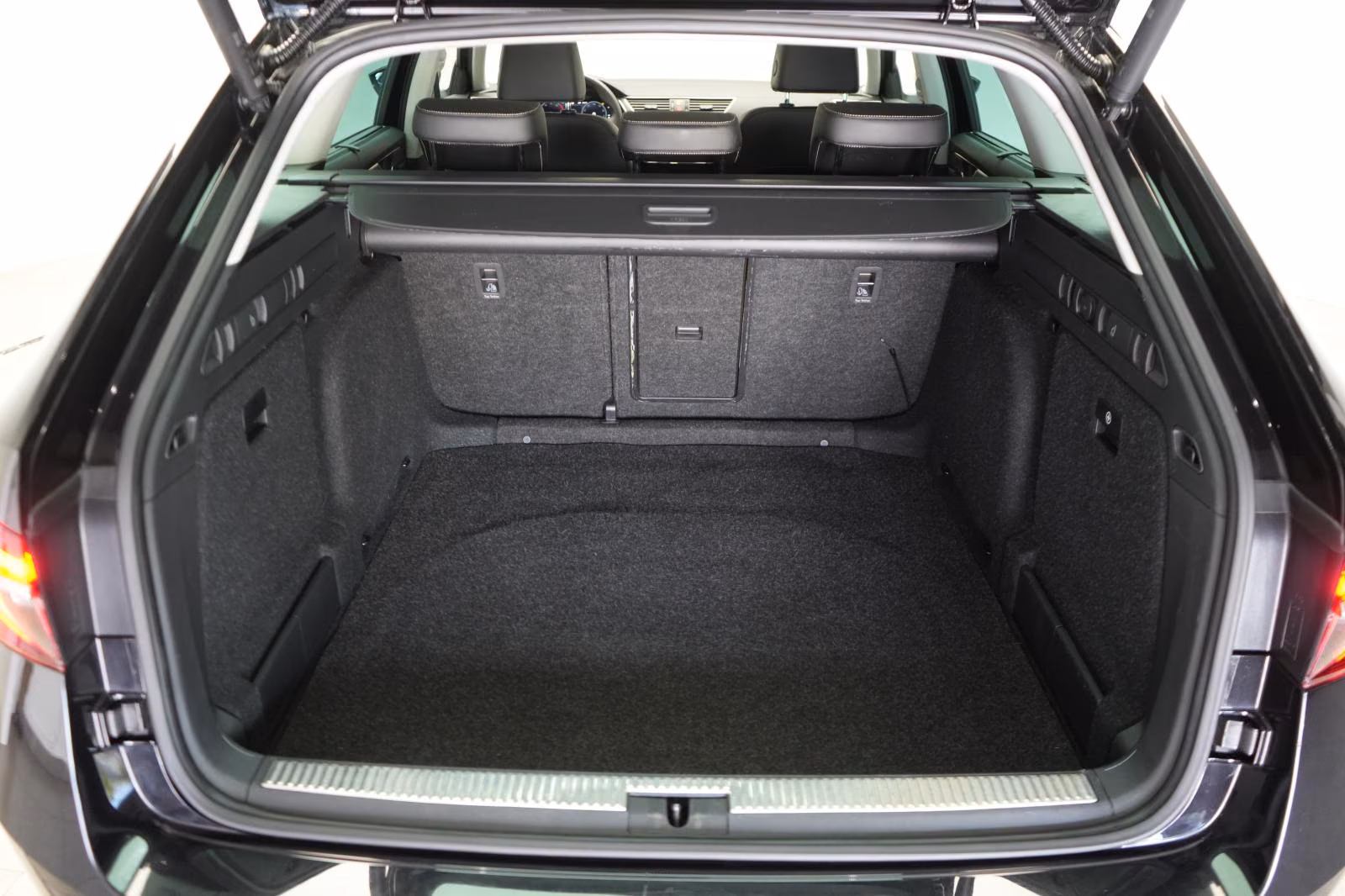 (B-612) Skoda Superb 2.0 TDI DSG ACC/Kamera/Pano/Virtual/Lane - Image 28