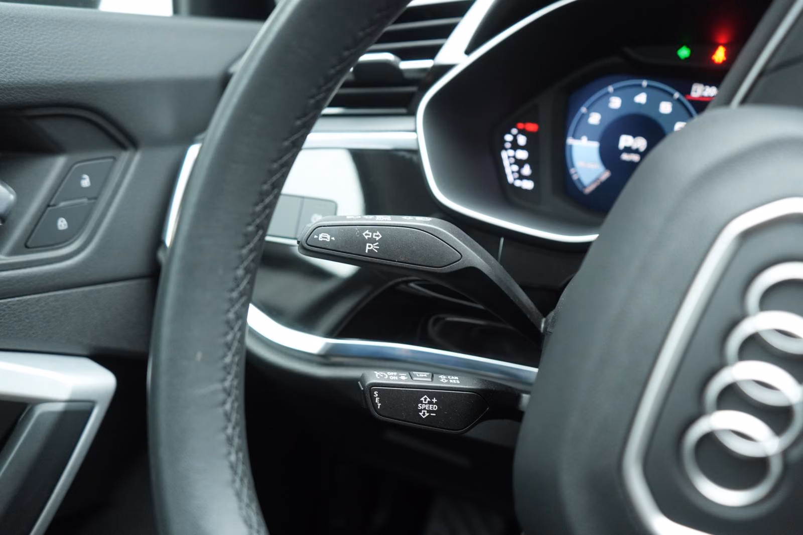 (B-645) Audi Q3 35 TFSI S tronic advanced CarPlay/Temp/Virtua - Image 14