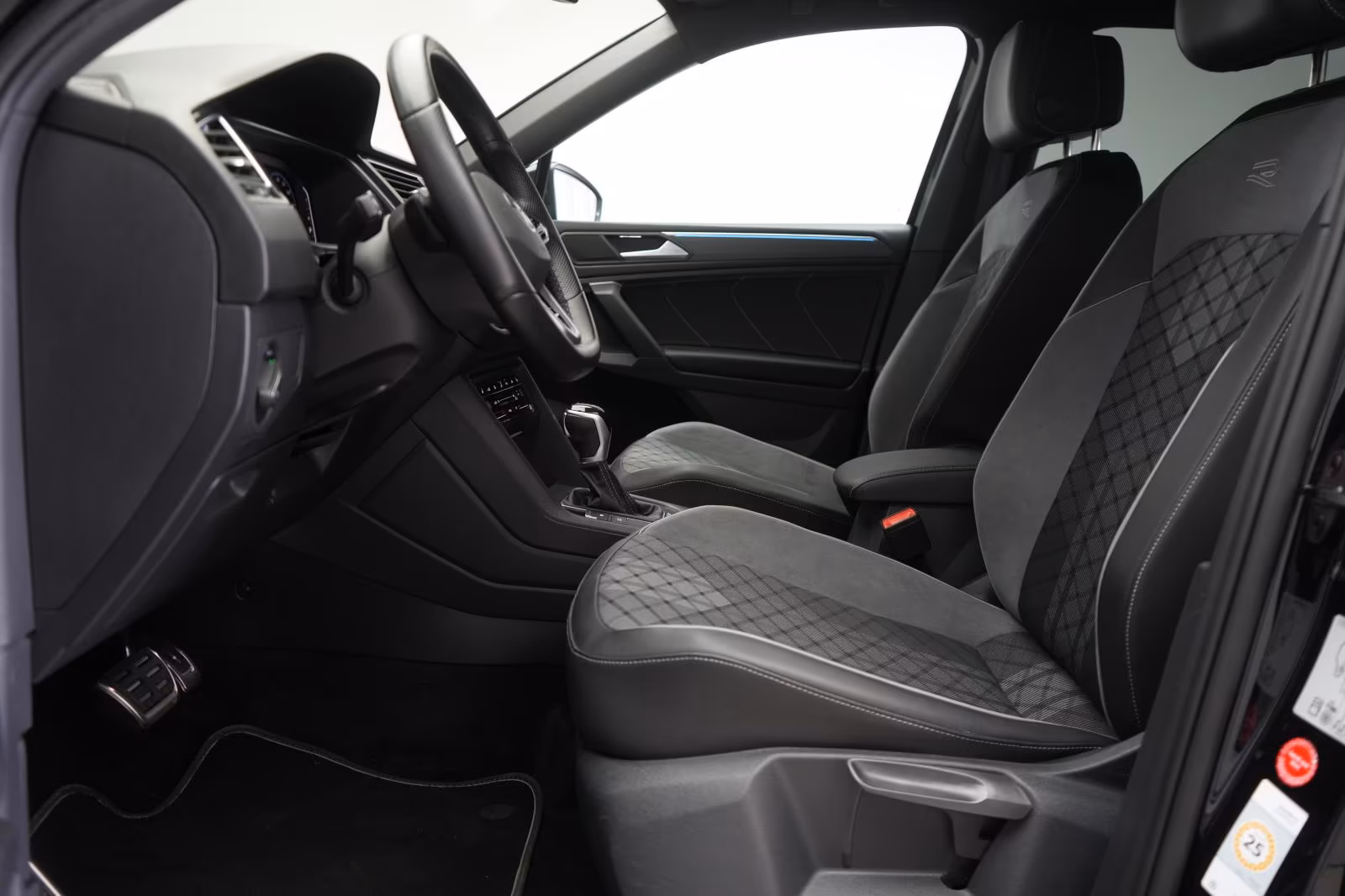 (B-347) Volkswagen Tiguan Allspace 2.0 TDI 4Motion DSG R-Line ACC/K - Image 6